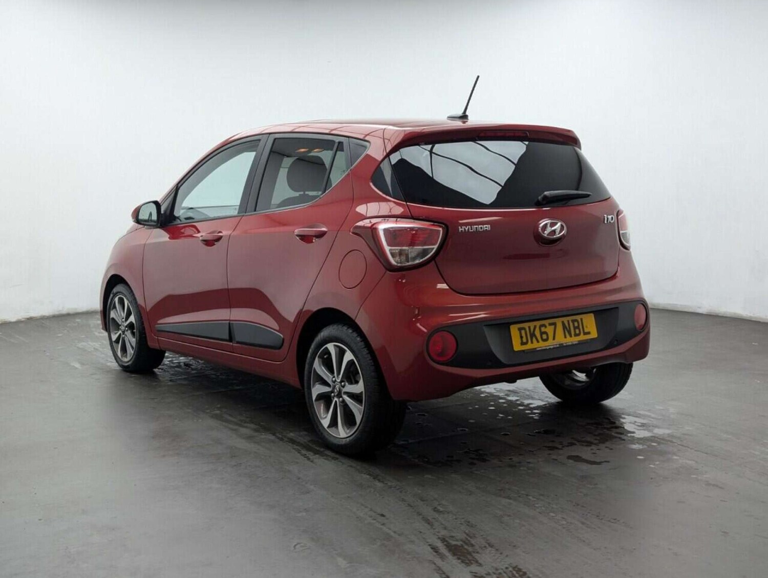 Used Hyundai i10 2017 for sale - 77713324: Photo 6