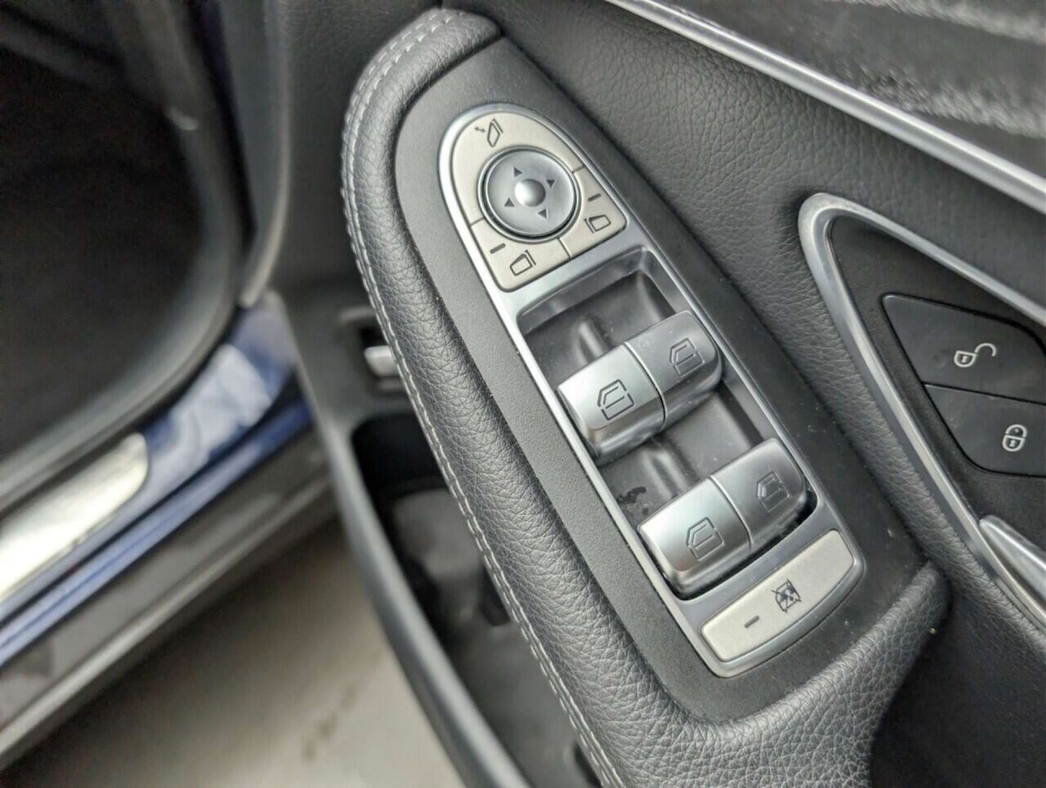 Used Mercedes-Benz GLC 2016 for sale - 77713820: Photo 32