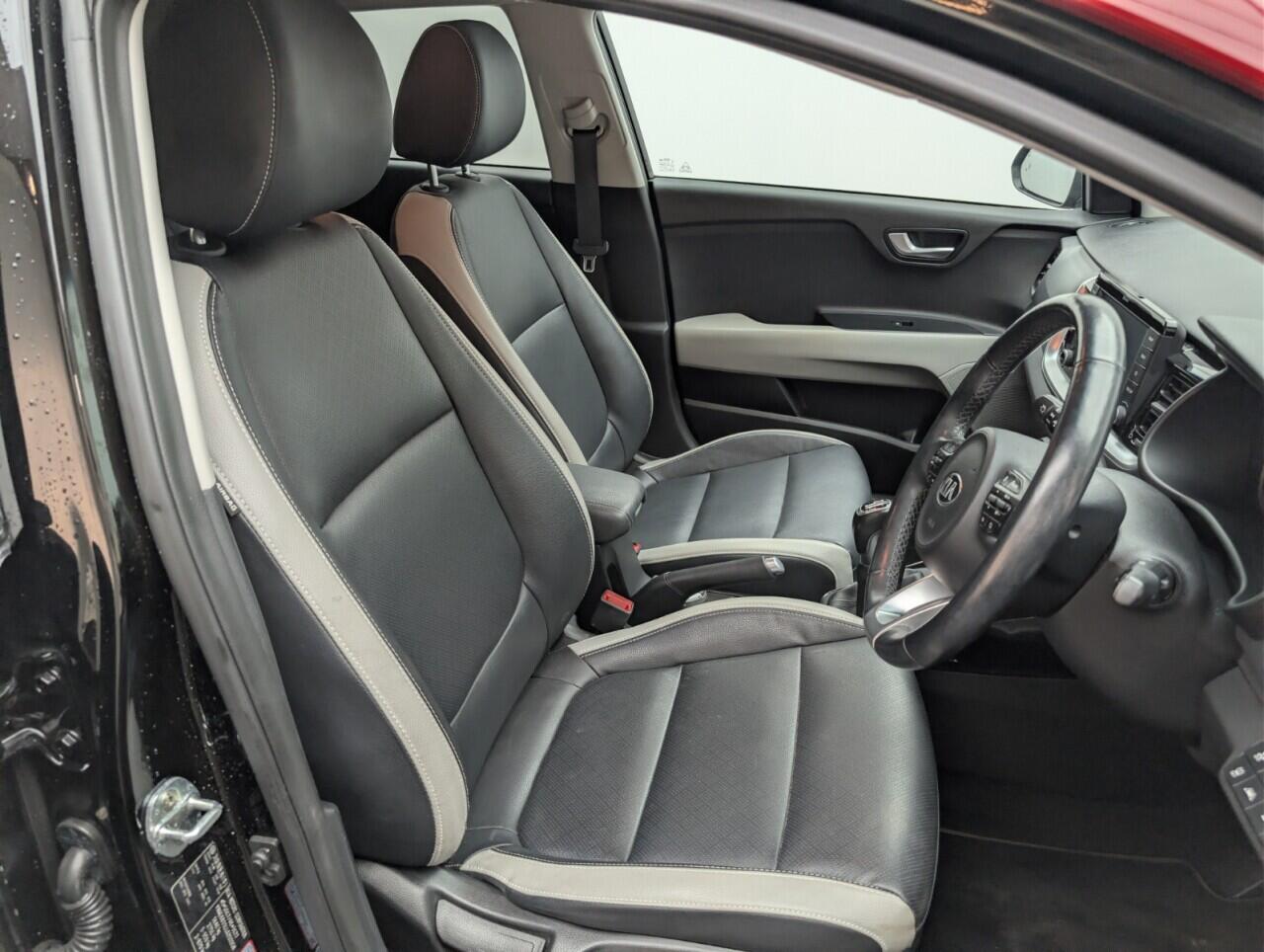 Used Kia Stonic 2020 for sale - 76613038: Photo 12