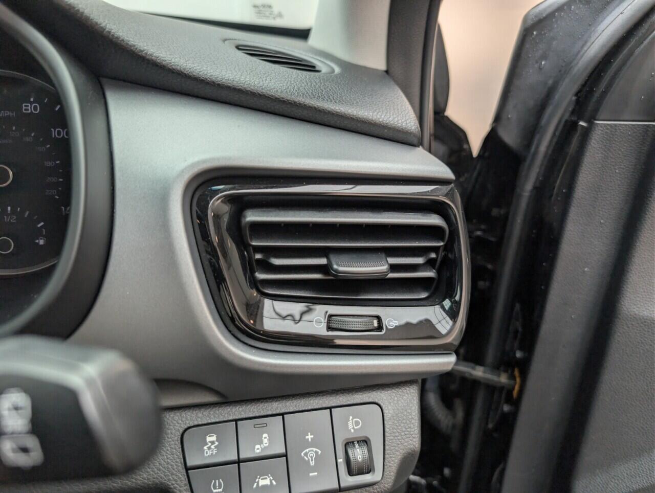 Used Kia Stonic 2020 for sale - 76613038: Photo 22