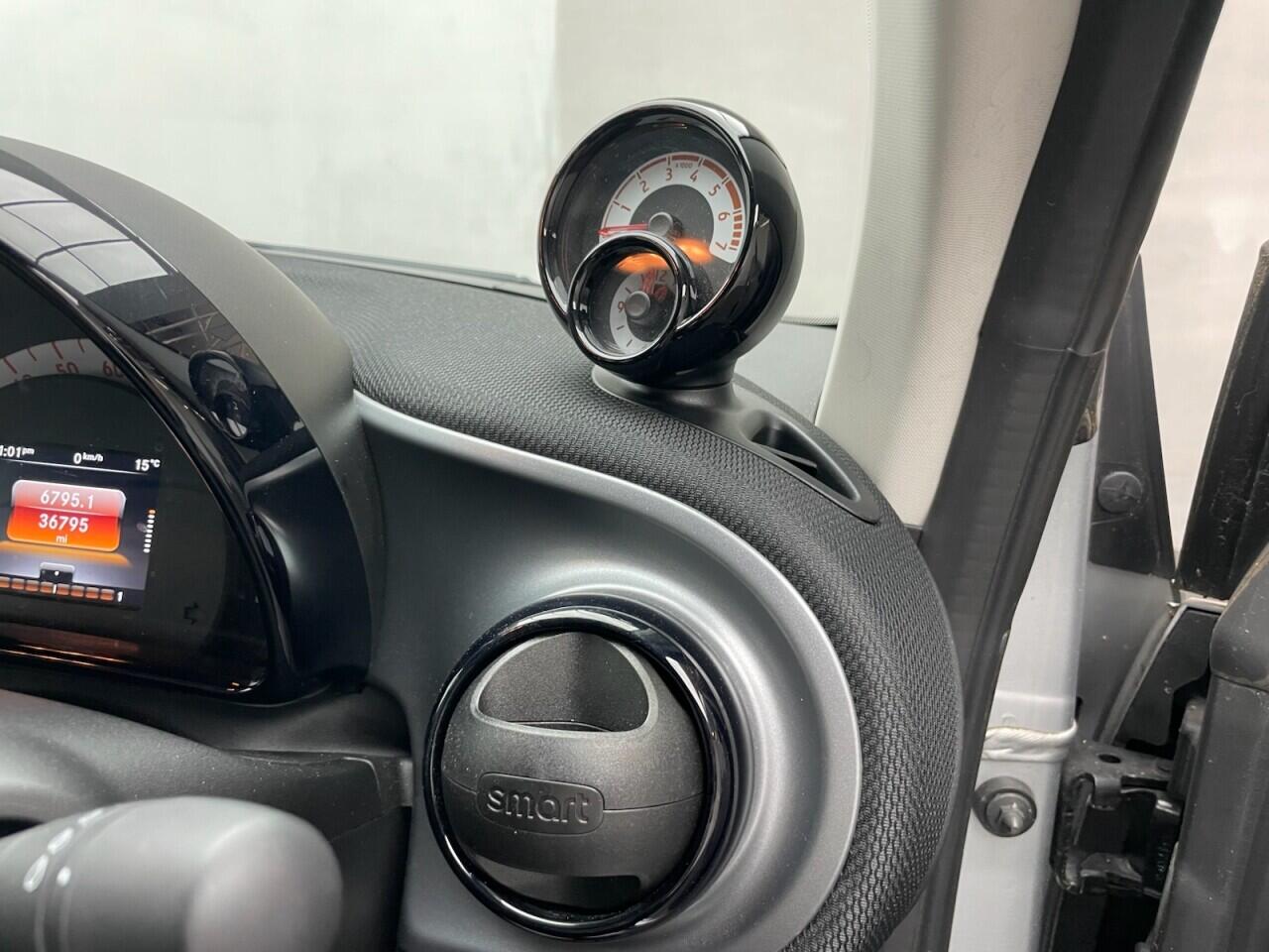 Used smart fortwo 2016 for sale - 76742936: Photo 21