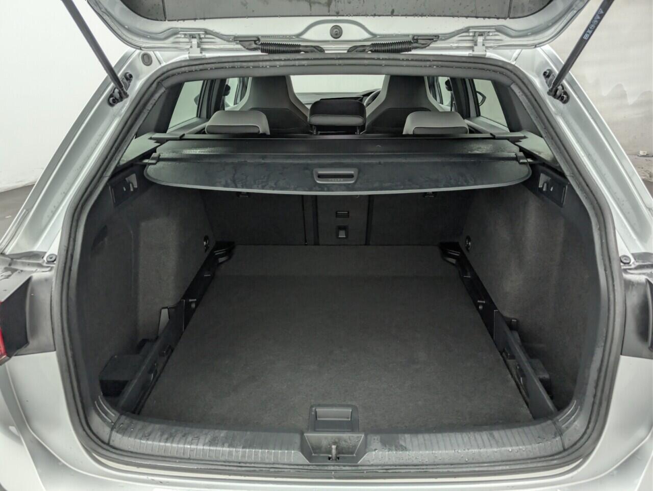 Used Volkswagen Golf 2023 for sale - 77564928: Photo 25