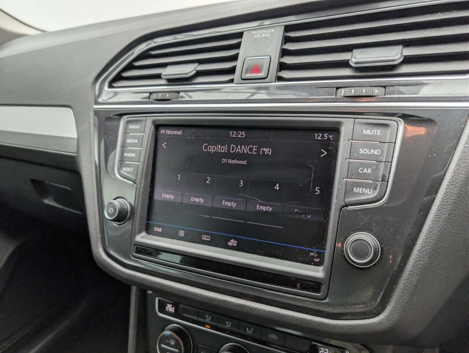 Used Volkswagen Tiguan 2016 for sale - 77714922: Photo 24