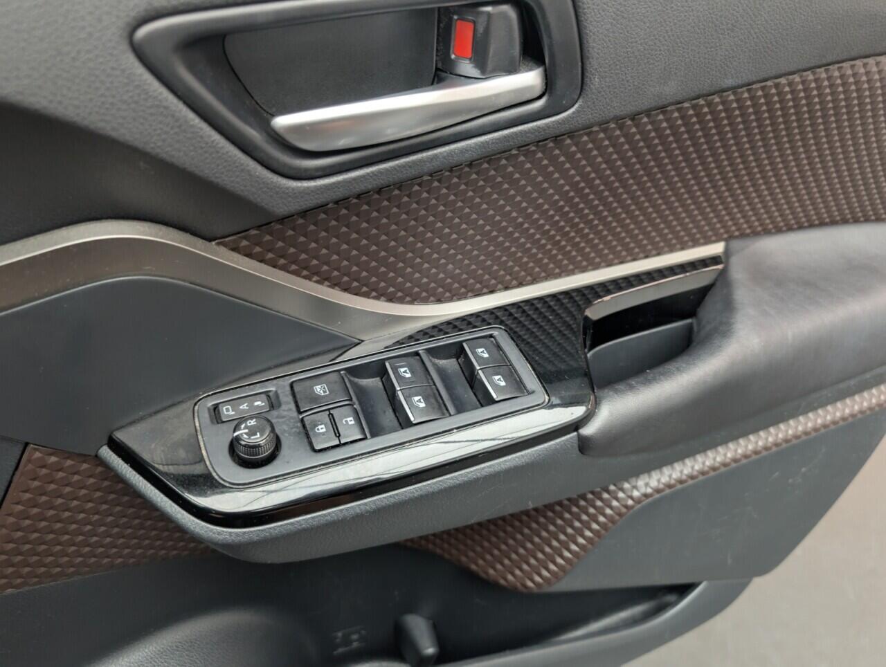 Used Toyota C-HR 2018 for sale - 76742307: Photo 22