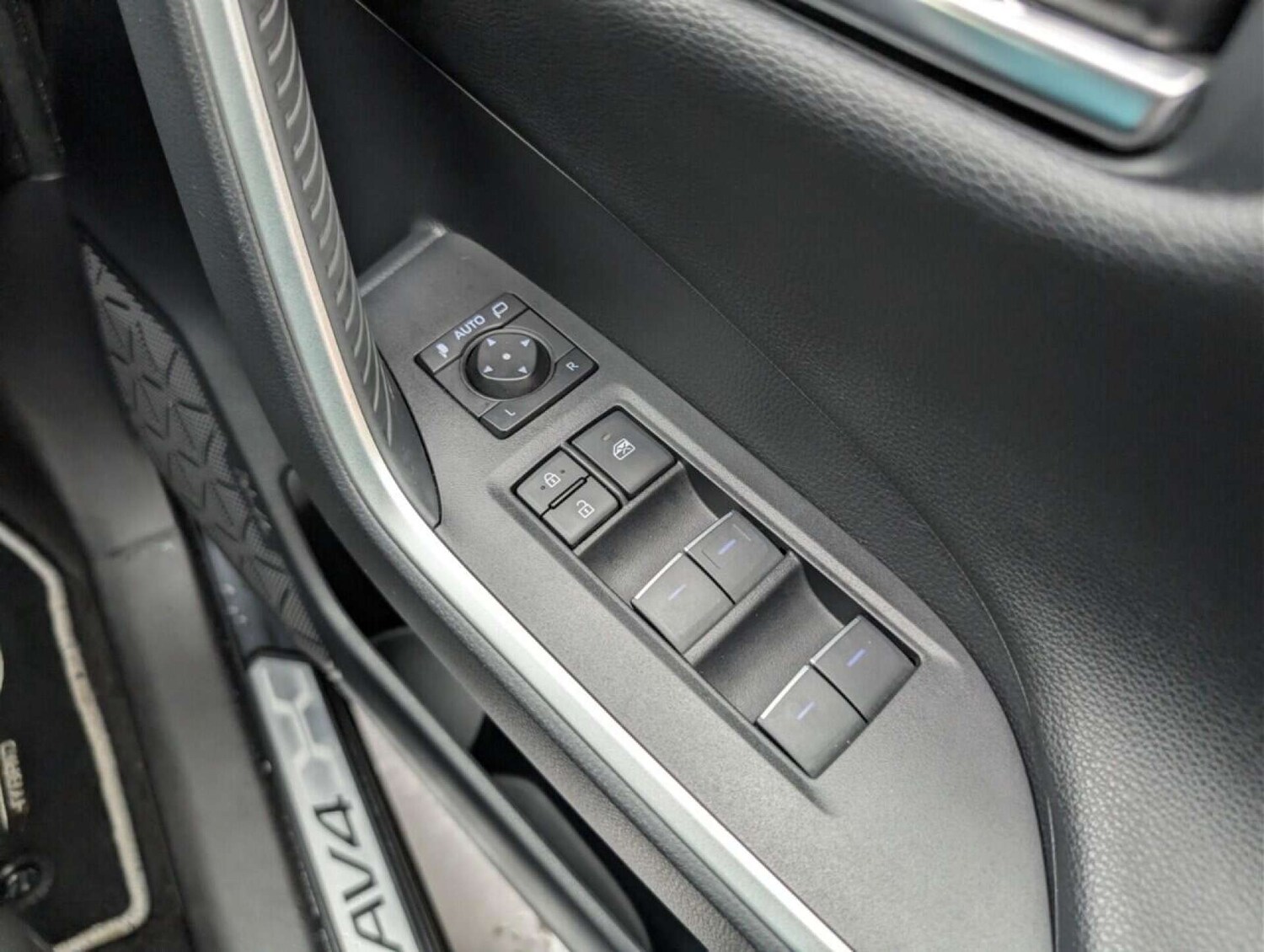 Used Toyota RAV4 2022 for sale - 77713310: Photo 22