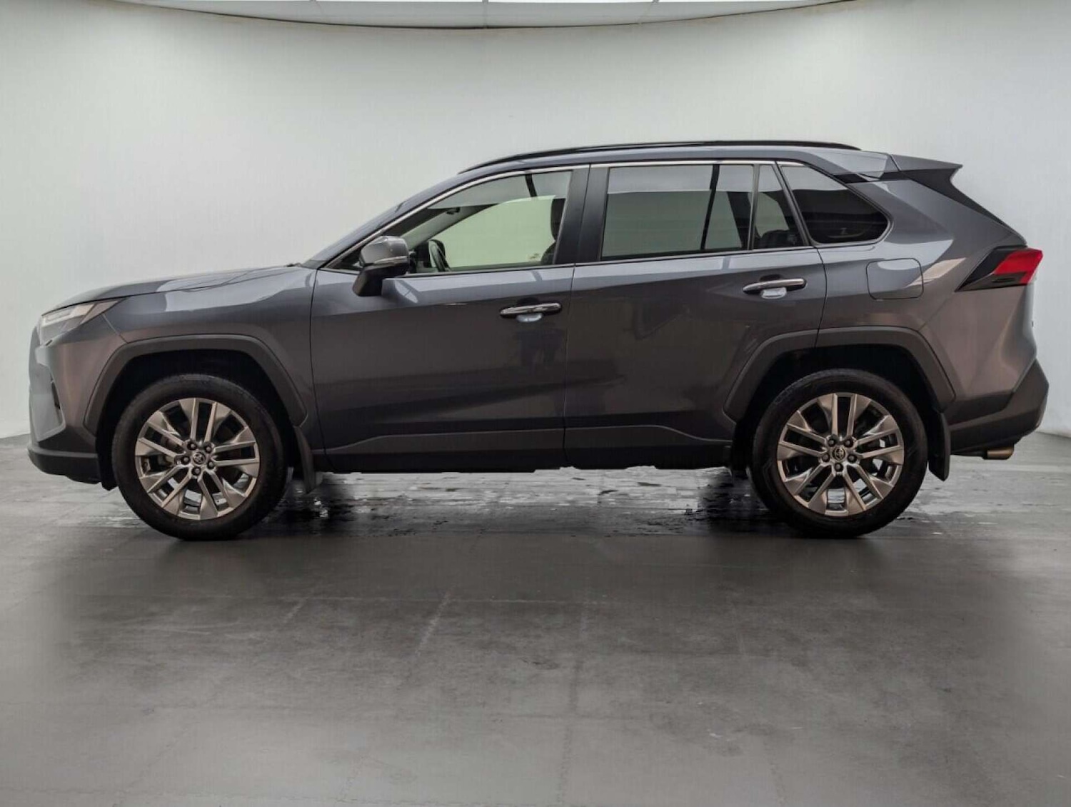 Used Toyota RAV4 2022 for sale - 77713310: Photo 5