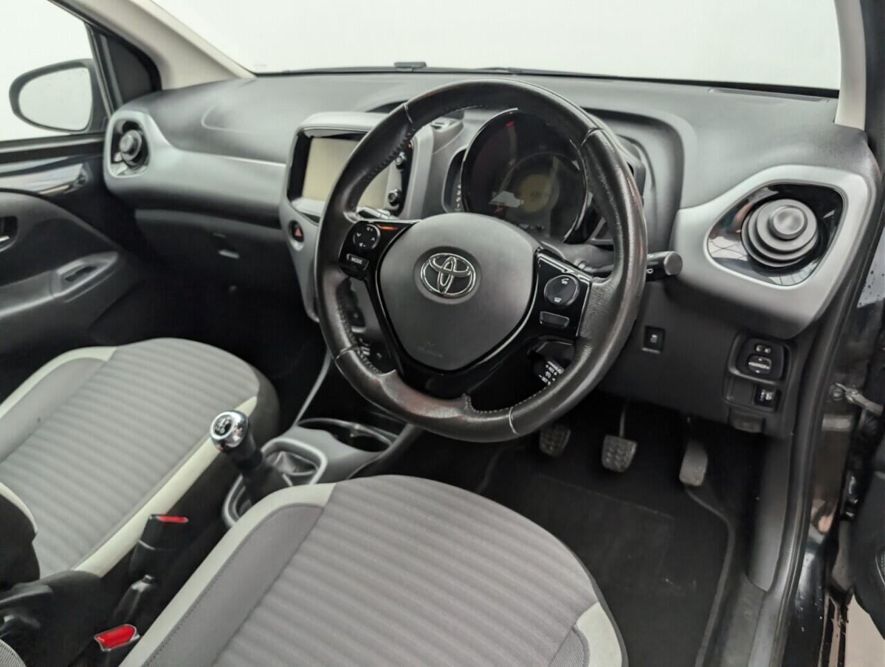 Used Toyota AYGO 2018 for sale - 77060235: Photo 11
