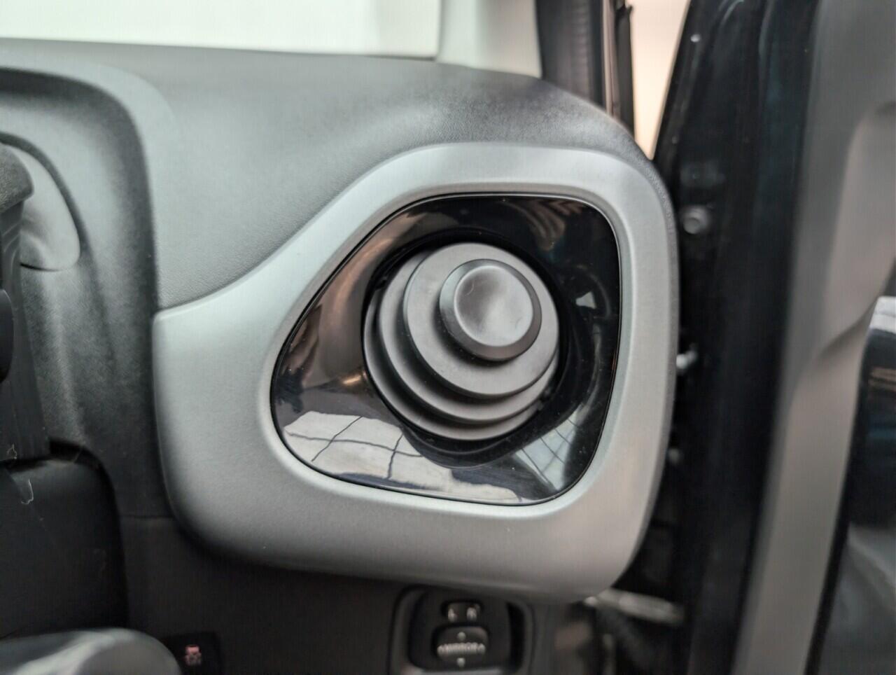 Used Toyota AYGO 2018 for sale - 77060235: Photo 19