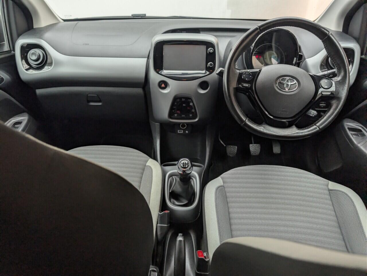 Used Toyota AYGO 2018 for sale - 77060235: Photo 22