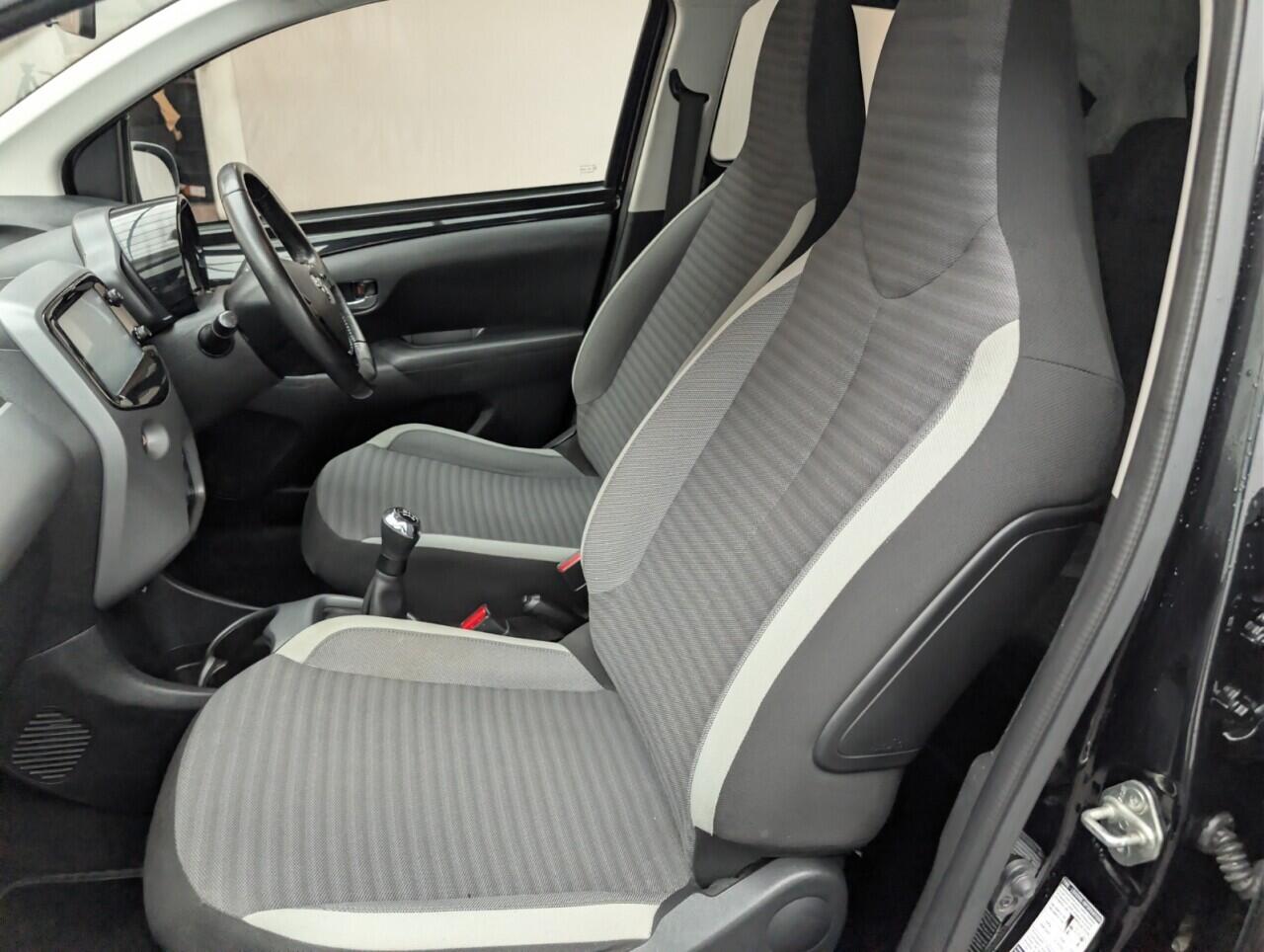 Used Toyota AYGO 2018 for sale - 77060235: Photo 26