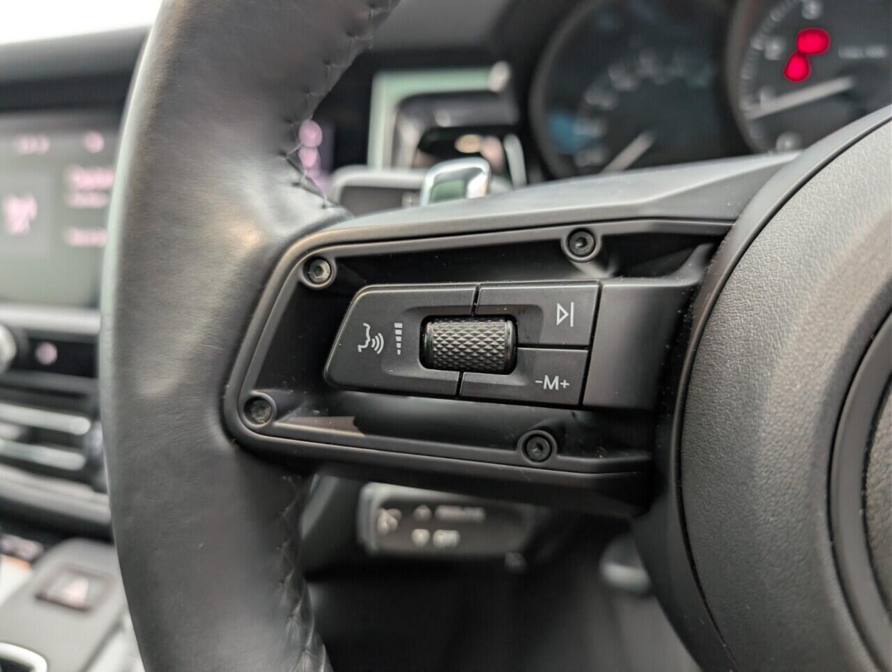 Used Porsche Macan 2022 for sale - 76425224: Photo 19