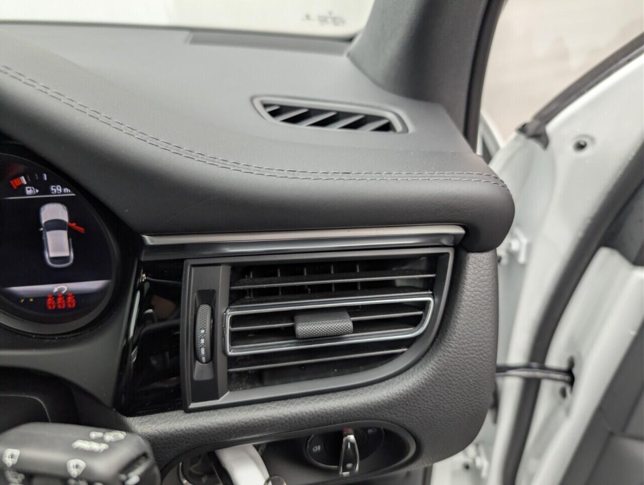 Used Porsche Macan 2022 for sale - 76425224: Photo 21