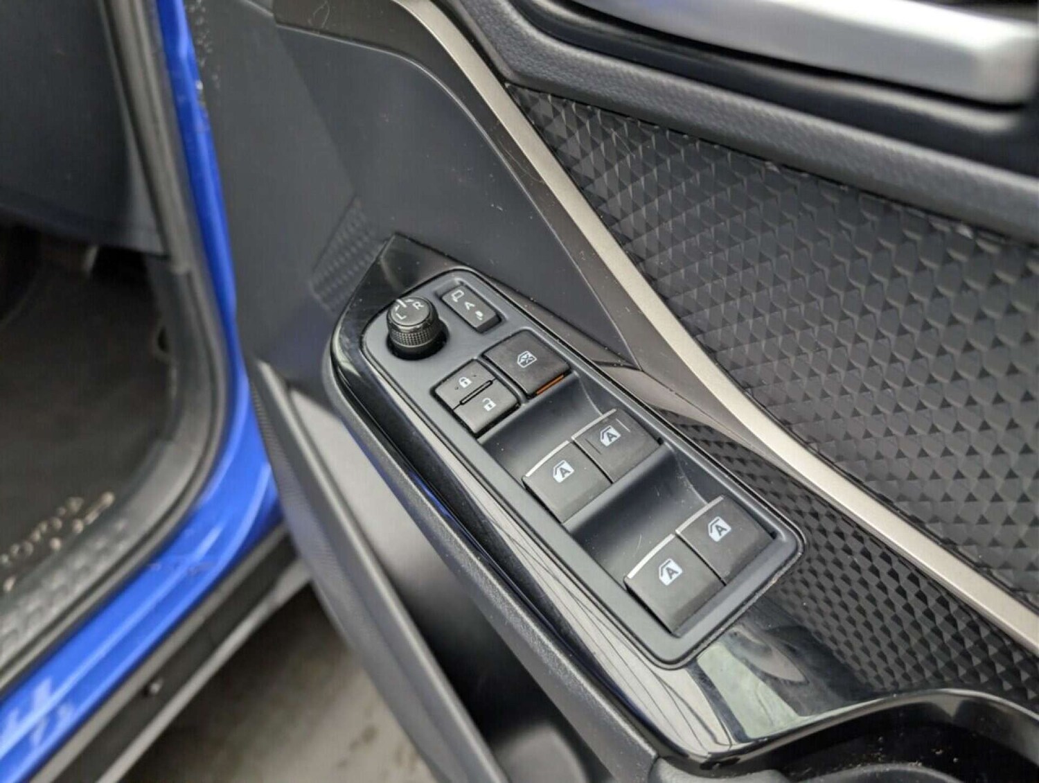 Used Toyota C-HR 2019 for sale - 77713918: Photo 19