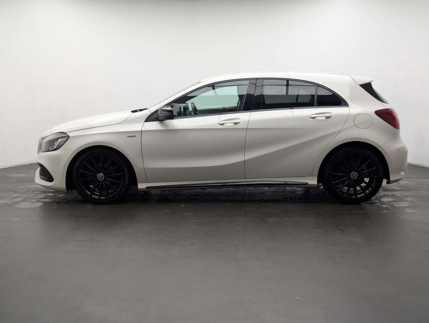 Used Mercedes-Benz A-Class 2017 for sale - 77714148: Photo 5