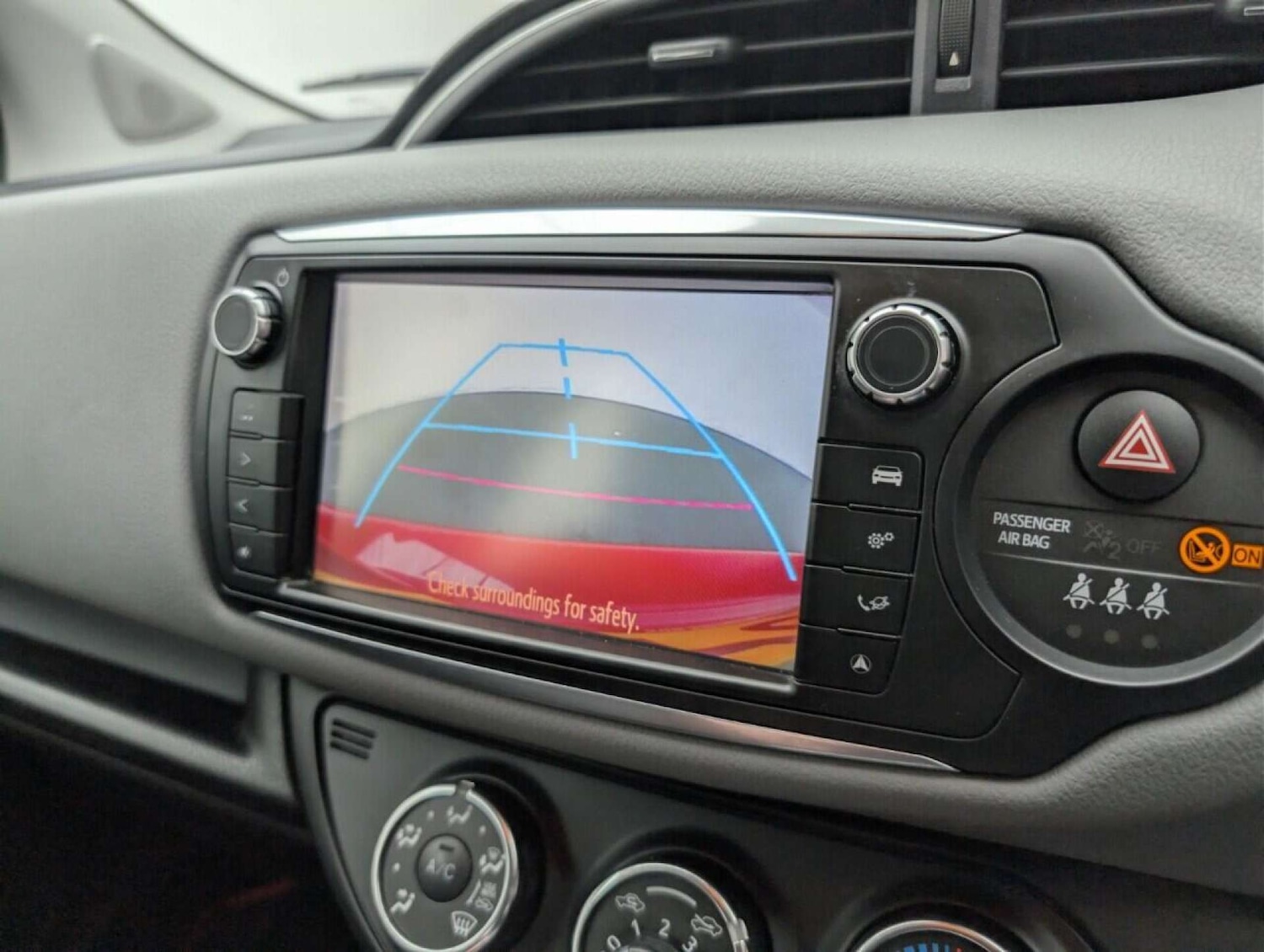 Used Toyota Yaris 2015 for sale - 77714949: Photo 14