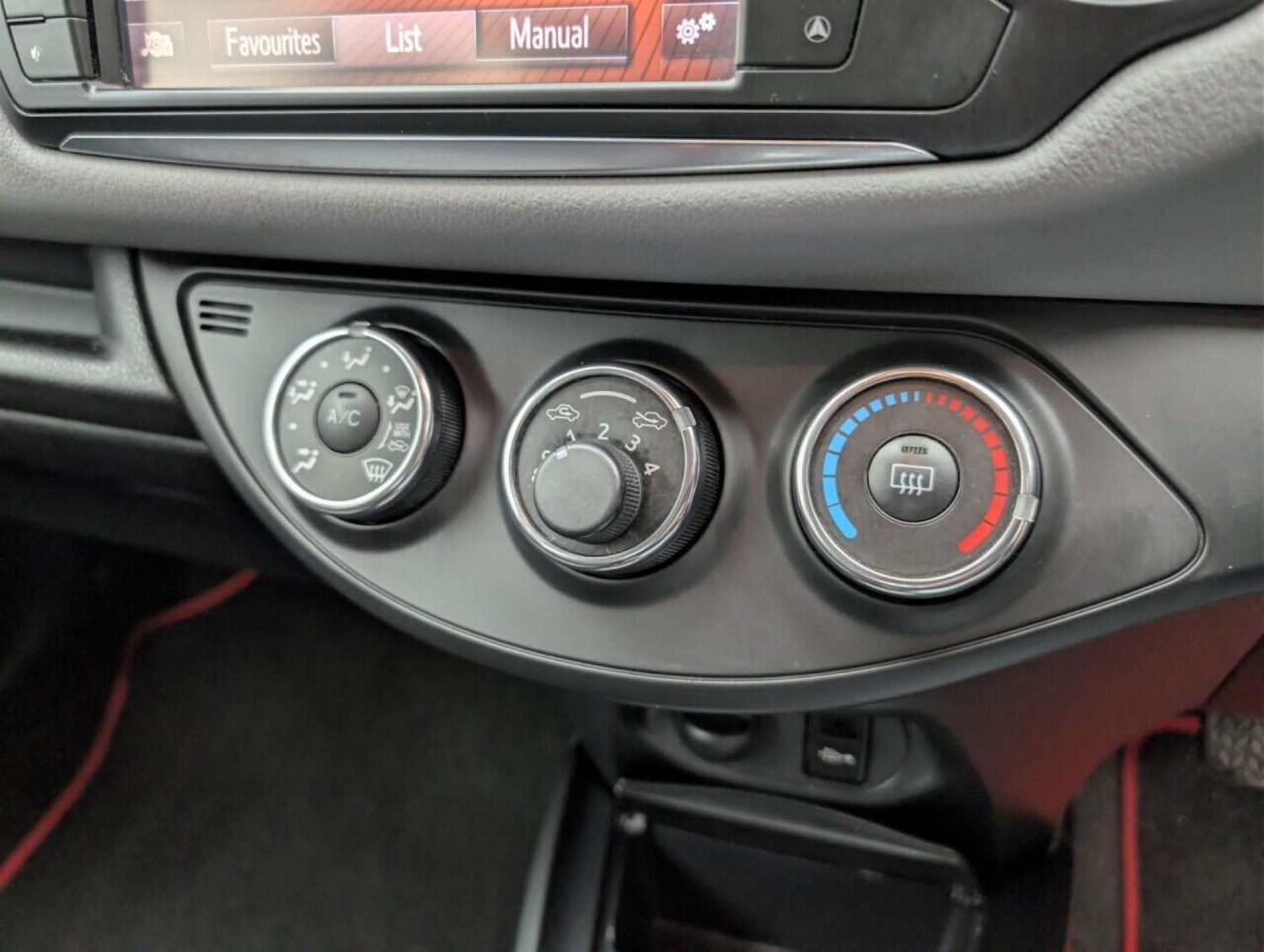 Used Toyota Yaris 2015 for sale - 77714949: Photo 15