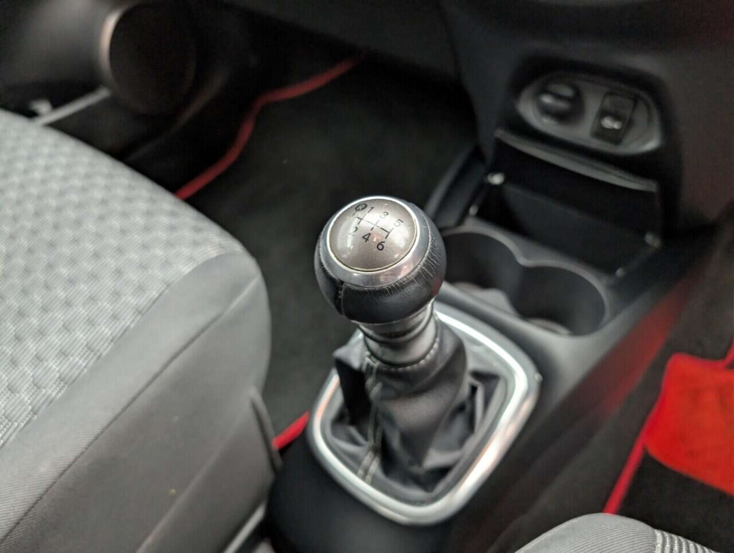 Used Toyota Yaris 2015 for sale - 77714949: Photo 16