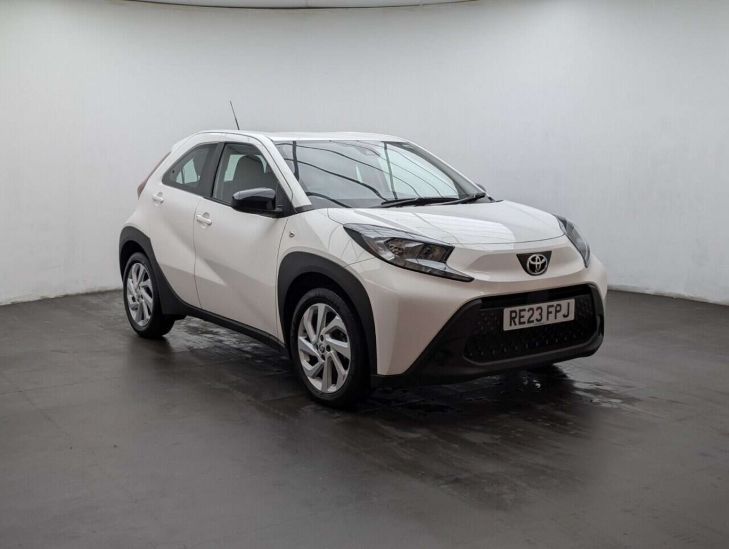 Used Toyota Aygo X 2023 for sale - 77713134: Photo 2