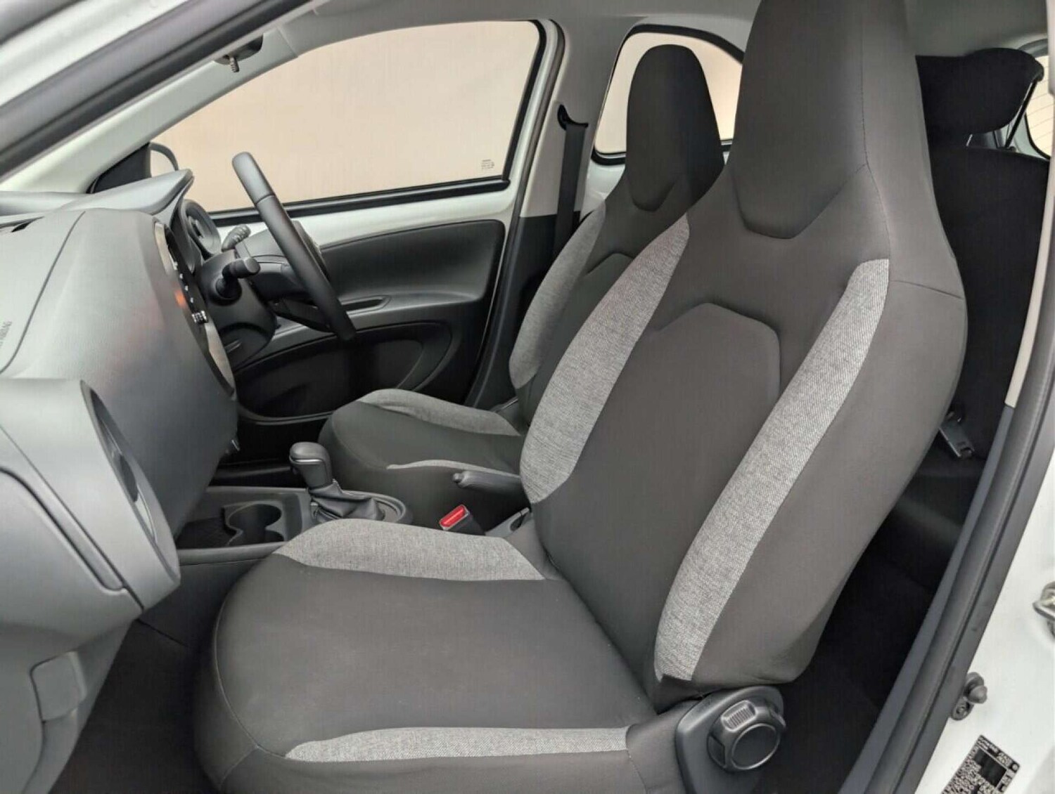 Used Toyota Aygo X 2023 for sale - 77713134: Photo 29