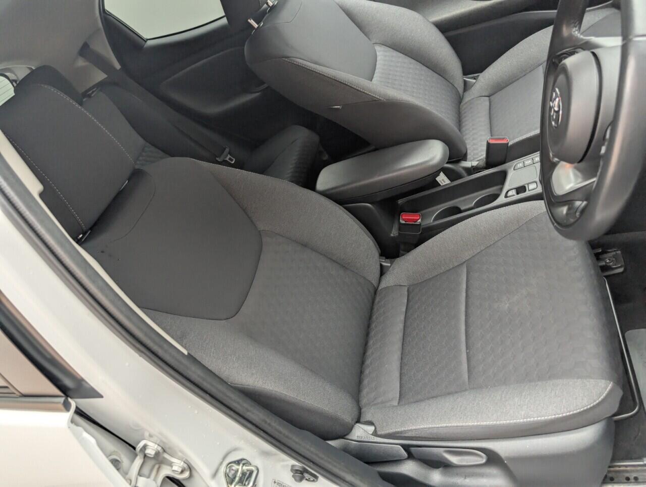 Used Toyota Yaris 2021 for sale - 76425477: Photo 12