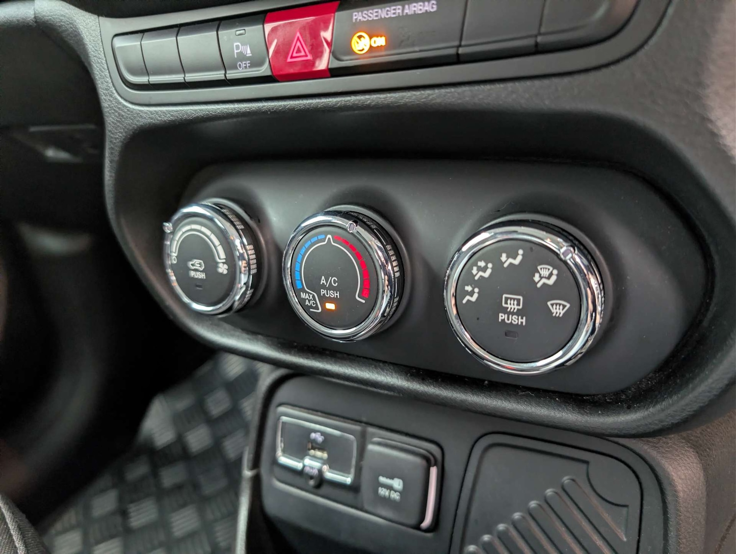 Used Jeep Renegade 2018 for sale - 78057256: Photo 18