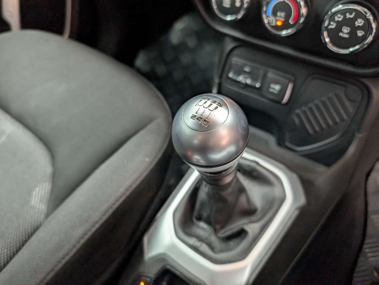 Used Jeep Renegade 2018 for sale - 78057256: Photo 23