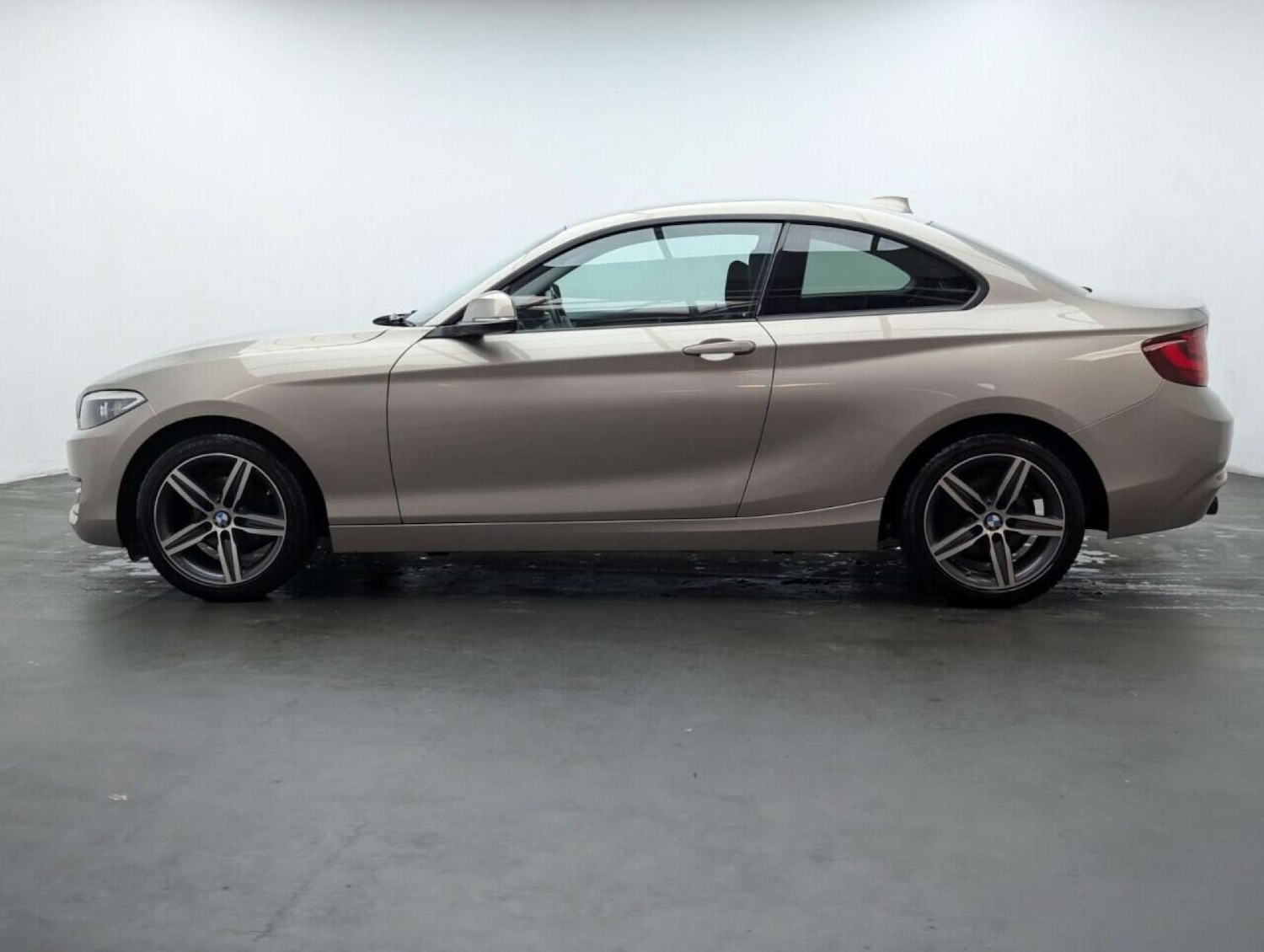 Used BMW 2 Series 2017 for sale - 77713739: Photo 5