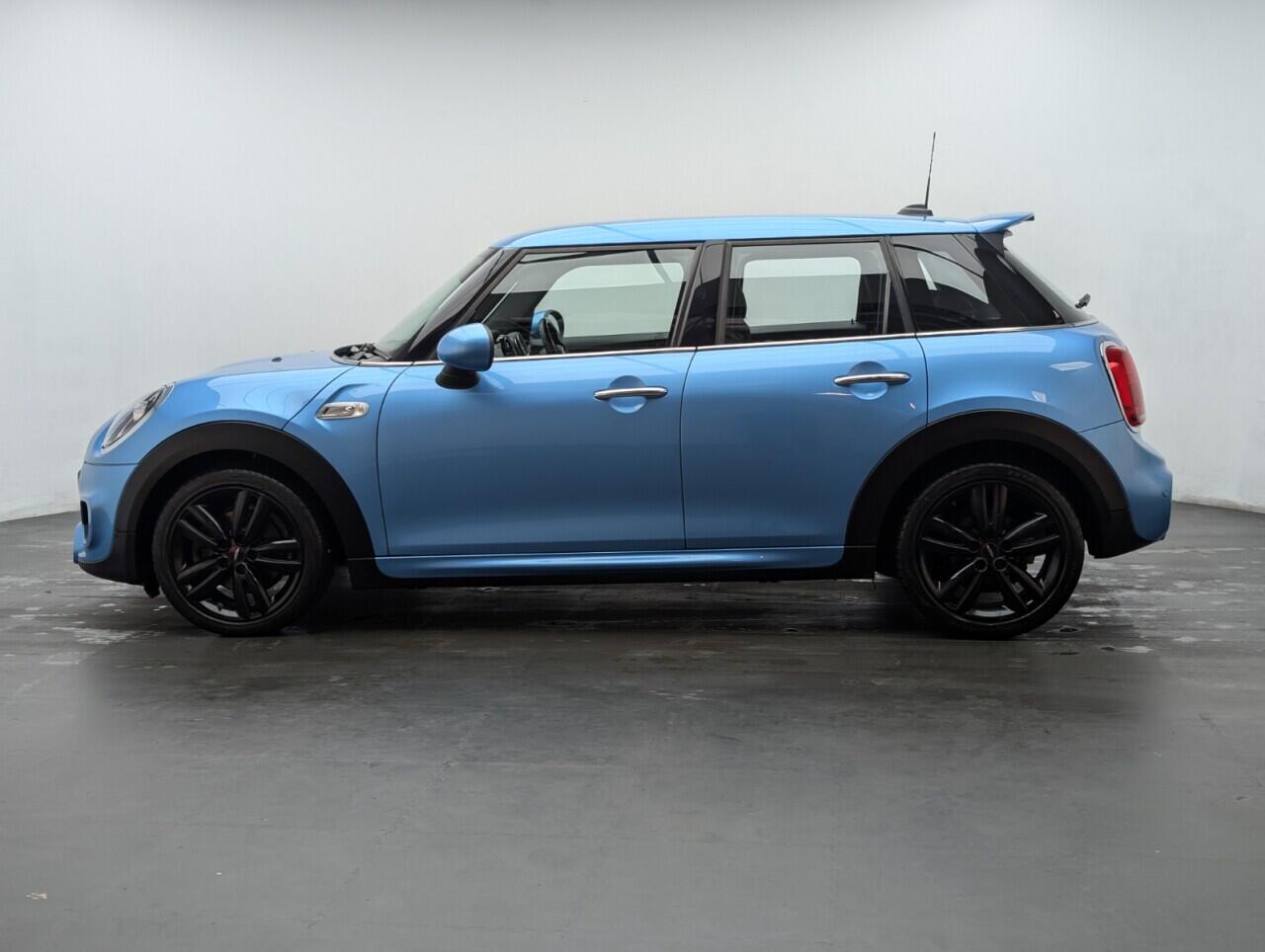 Used MINI Hatch 2018 for sale - 76423540: Photo 5