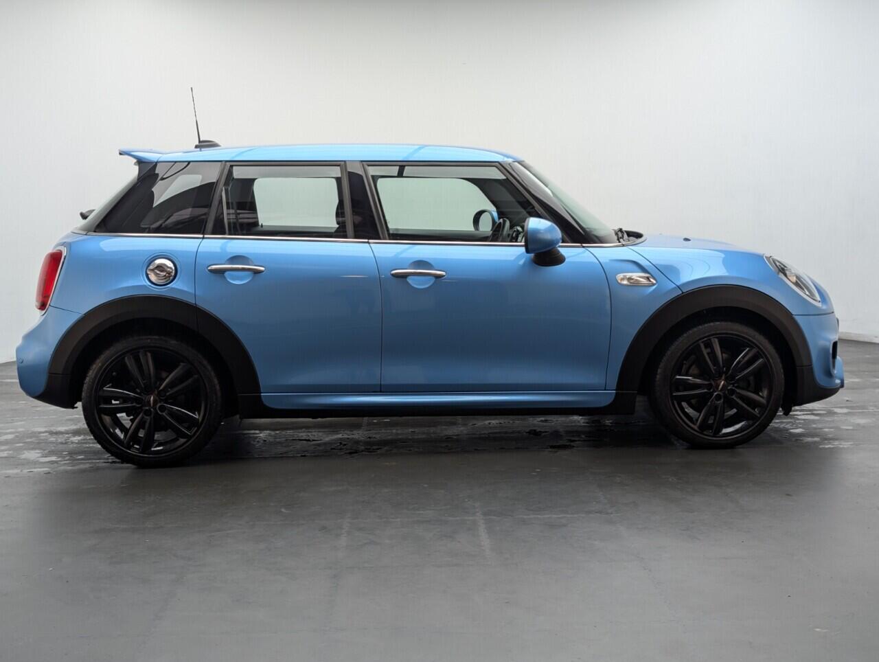 Used MINI Hatch 2018 for sale - 76423540: Photo 9