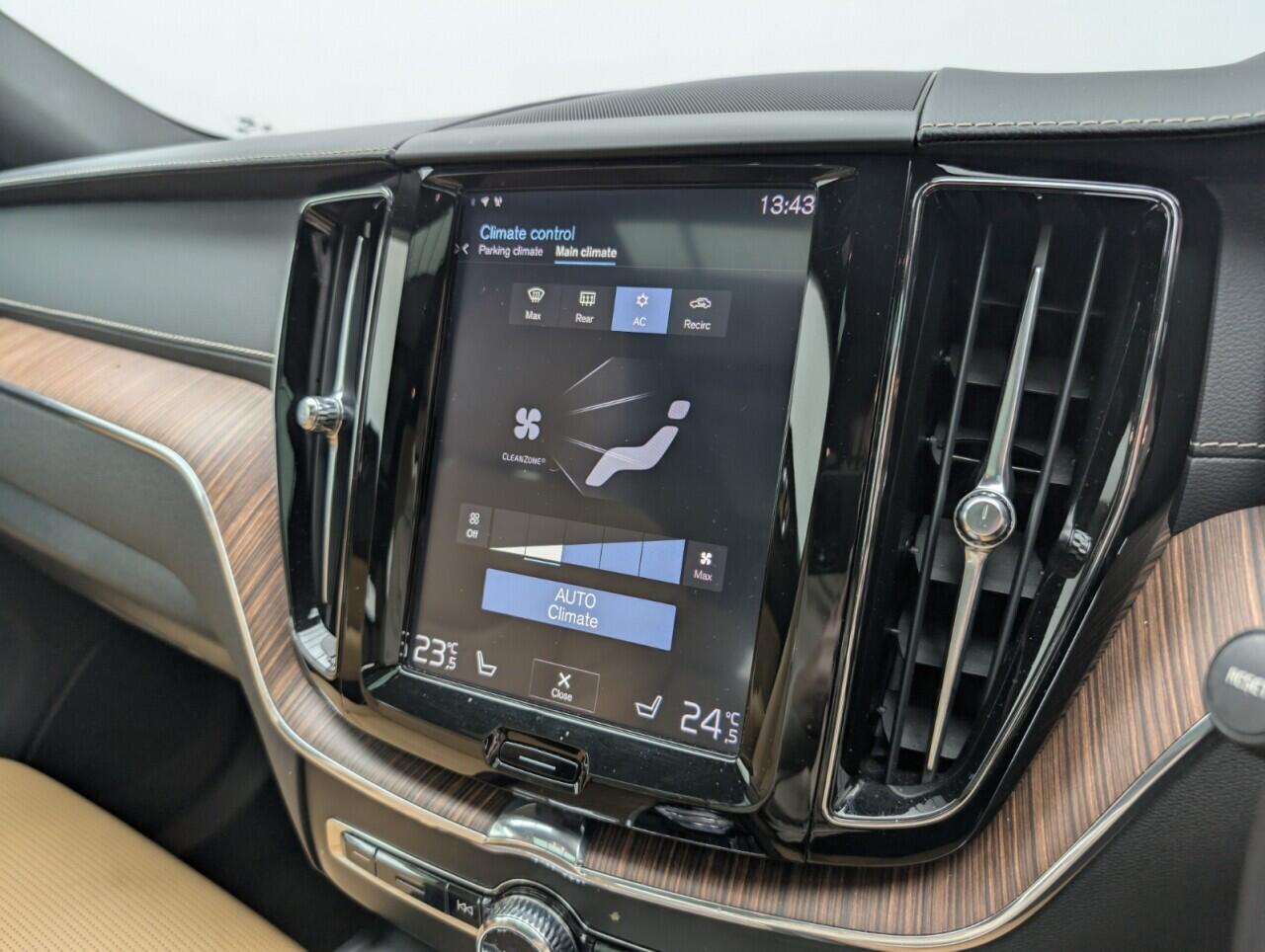 Used Volvo XC60 2019 for sale - 76424395: Photo 14