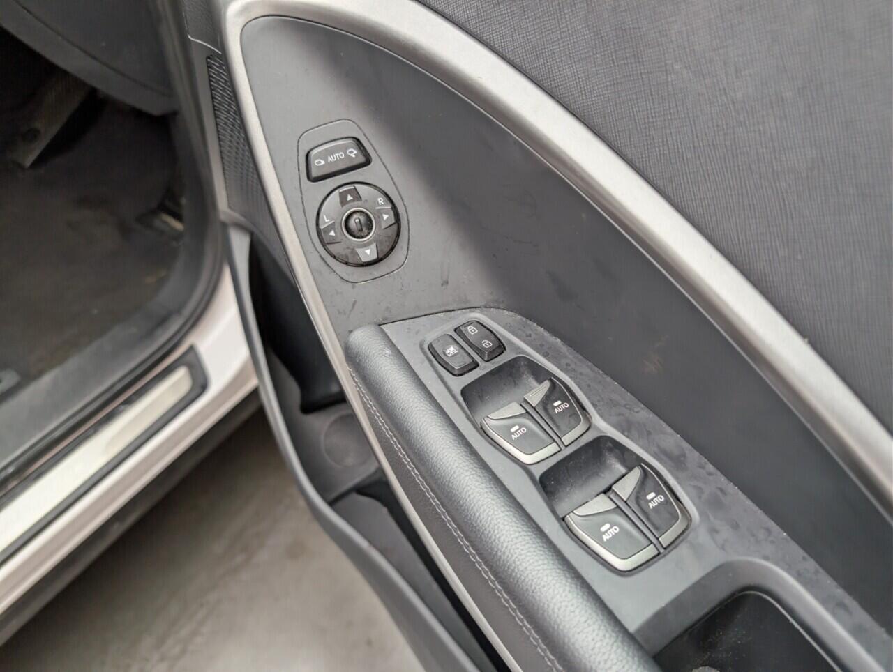 Used Hyundai Santa Fe 2015 for sale - 76424583: Photo 22