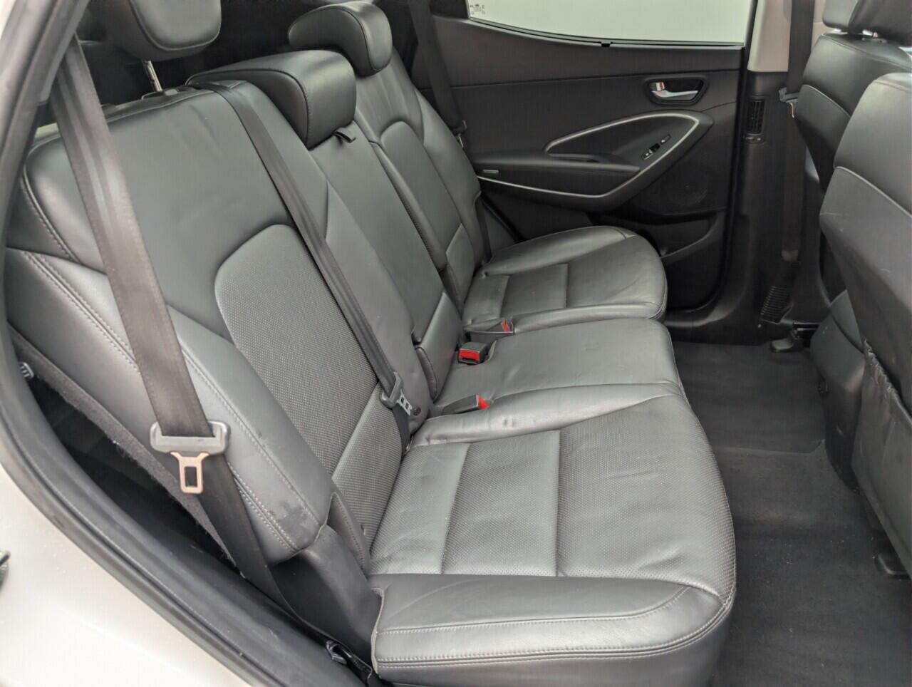 Used Hyundai Santa Fe 2015 for sale - 76424583: Photo 27