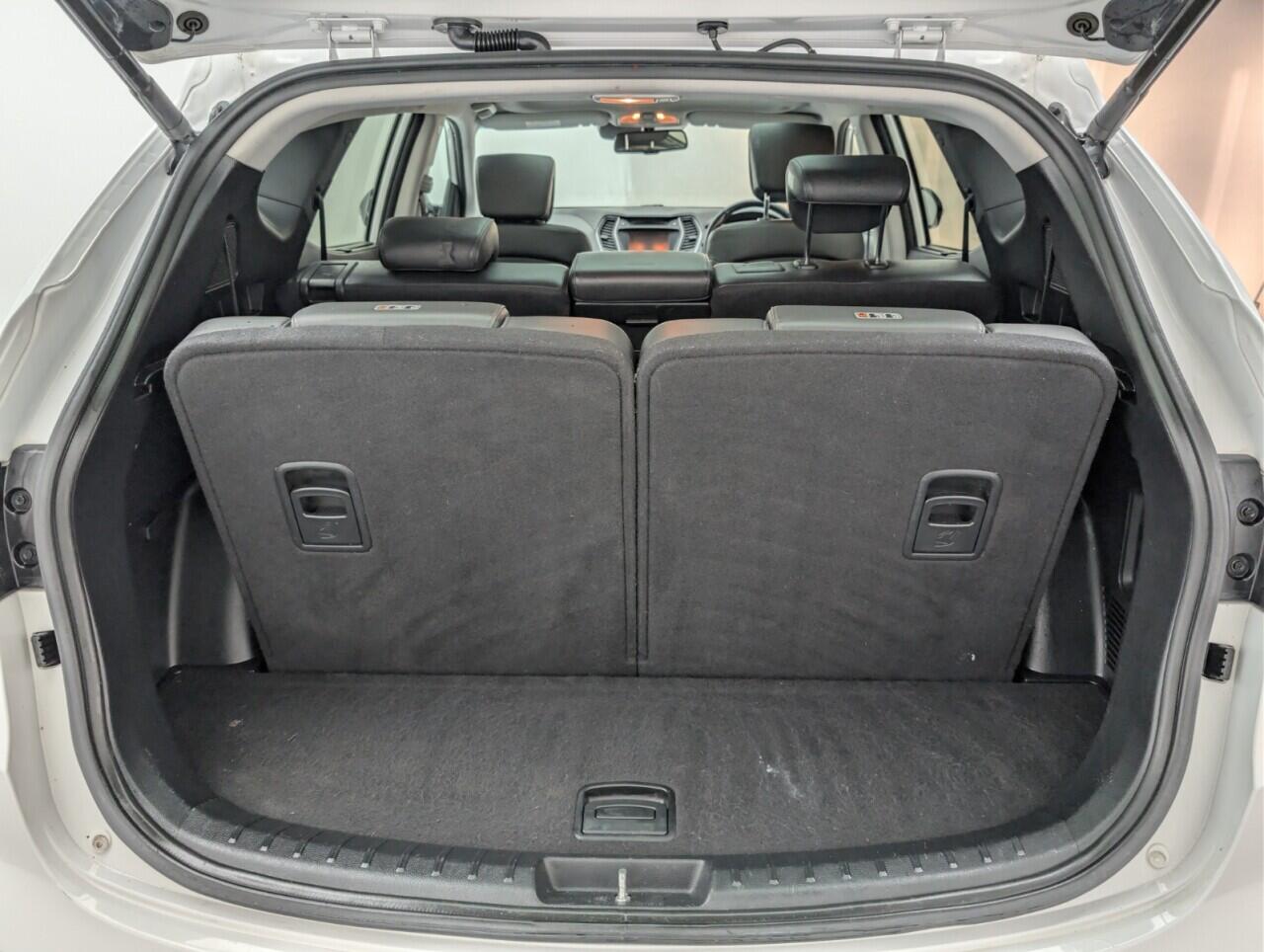 Used Hyundai Santa Fe 2015 for sale - 76424583: Photo 28