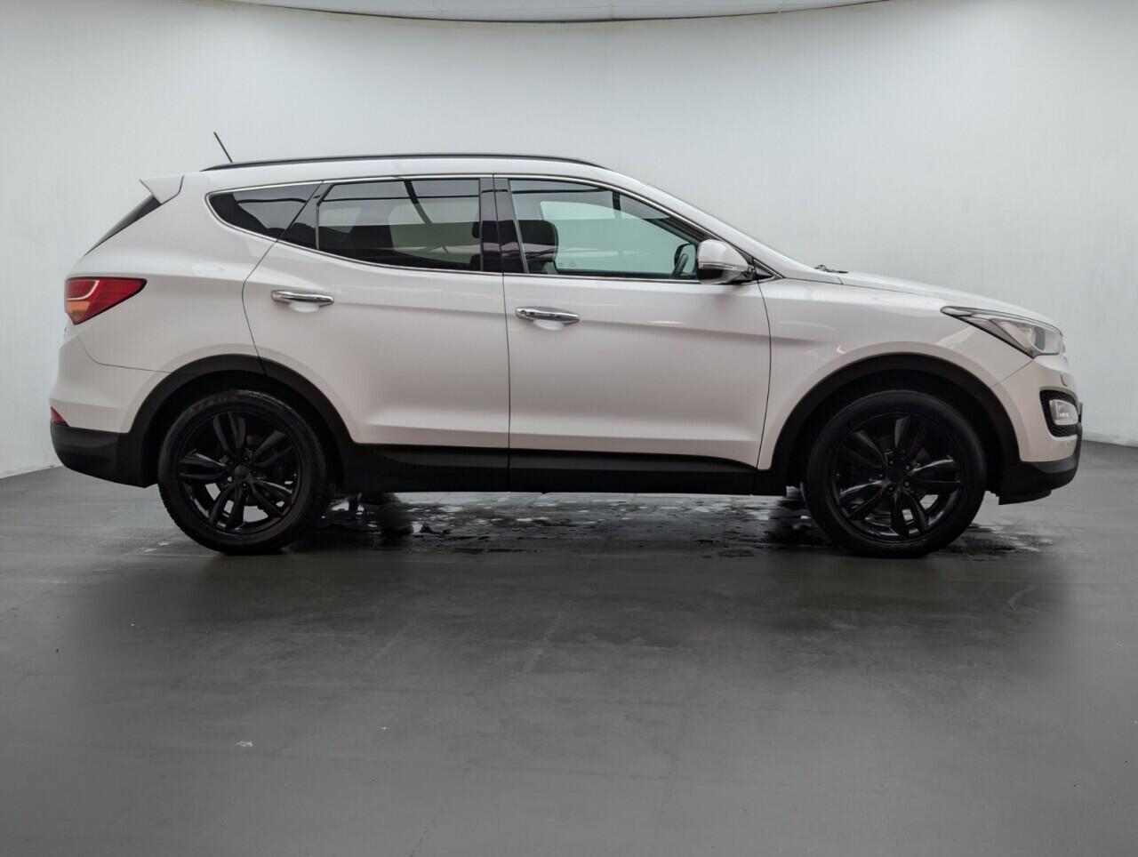 Used Hyundai Santa Fe 2015 for sale - 76424583: Photo 9