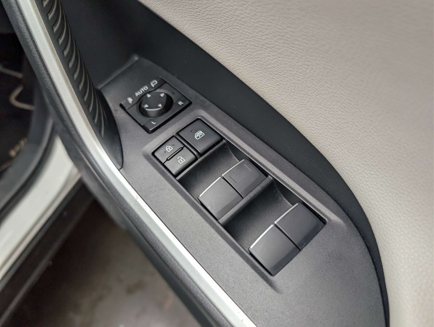 Used Toyota RAV4 2019 for sale - 77903017: Photo 25