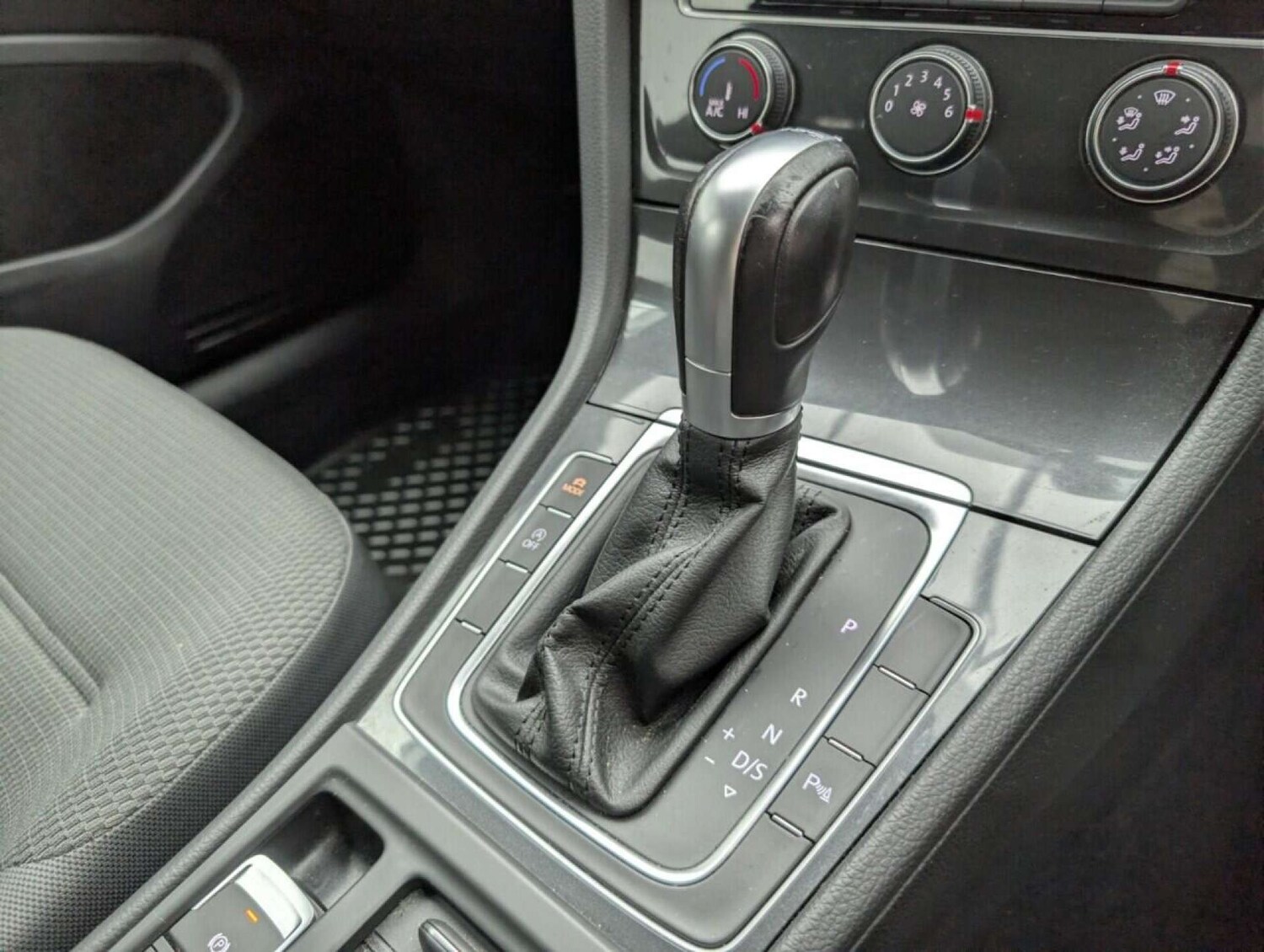 Used Volkswagen Golf 2018 for sale - 77714099: Photo 16