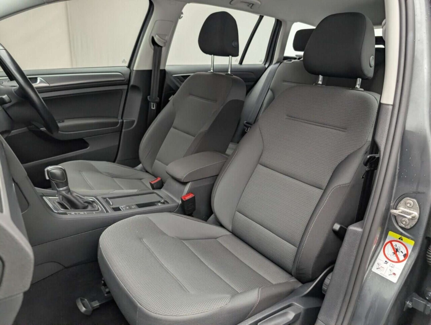 Used Volkswagen Golf 2018 for sale - 77714099: Photo 25