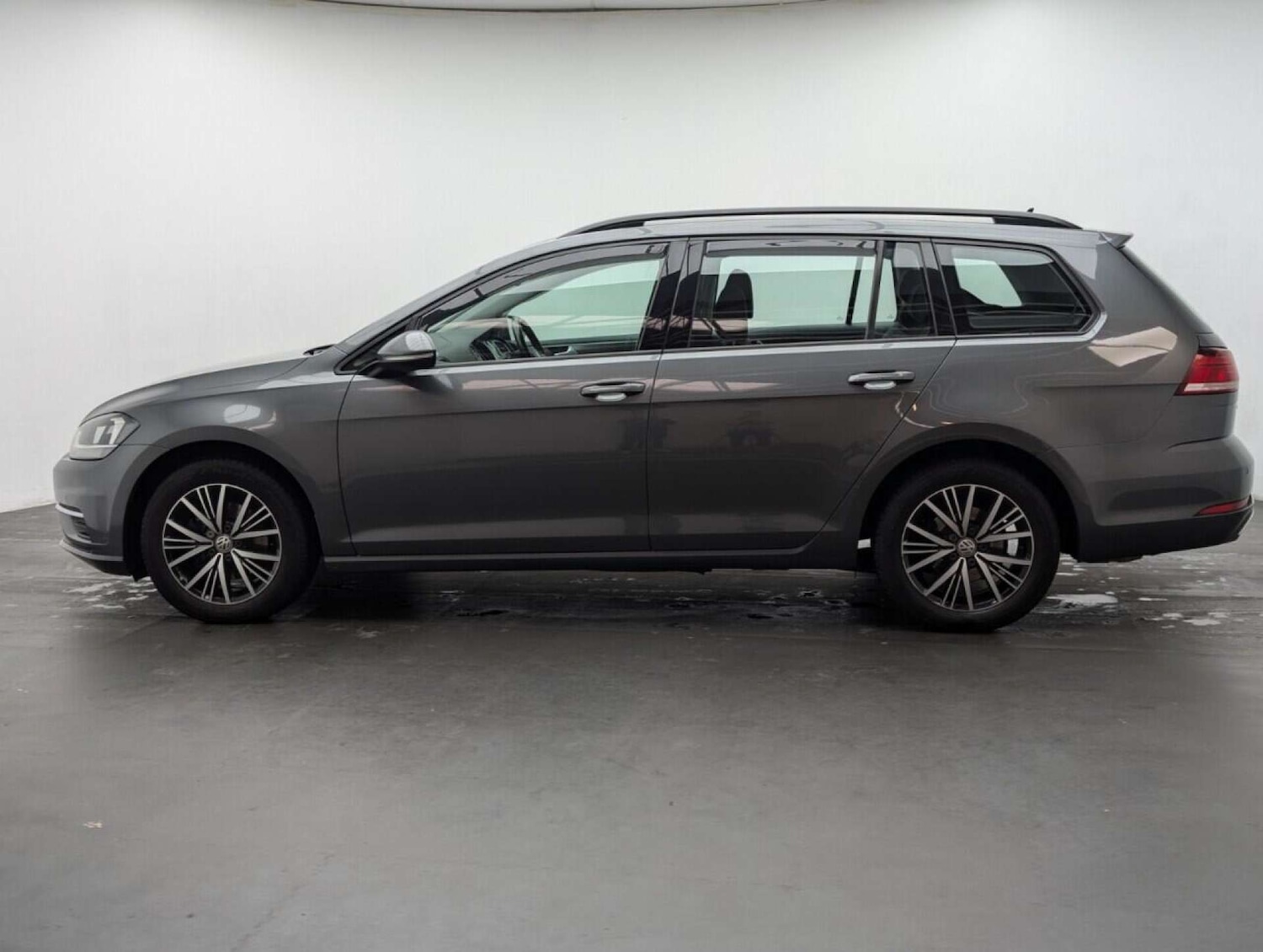 Used Volkswagen Golf 2018 for sale - 77714099: Photo 5