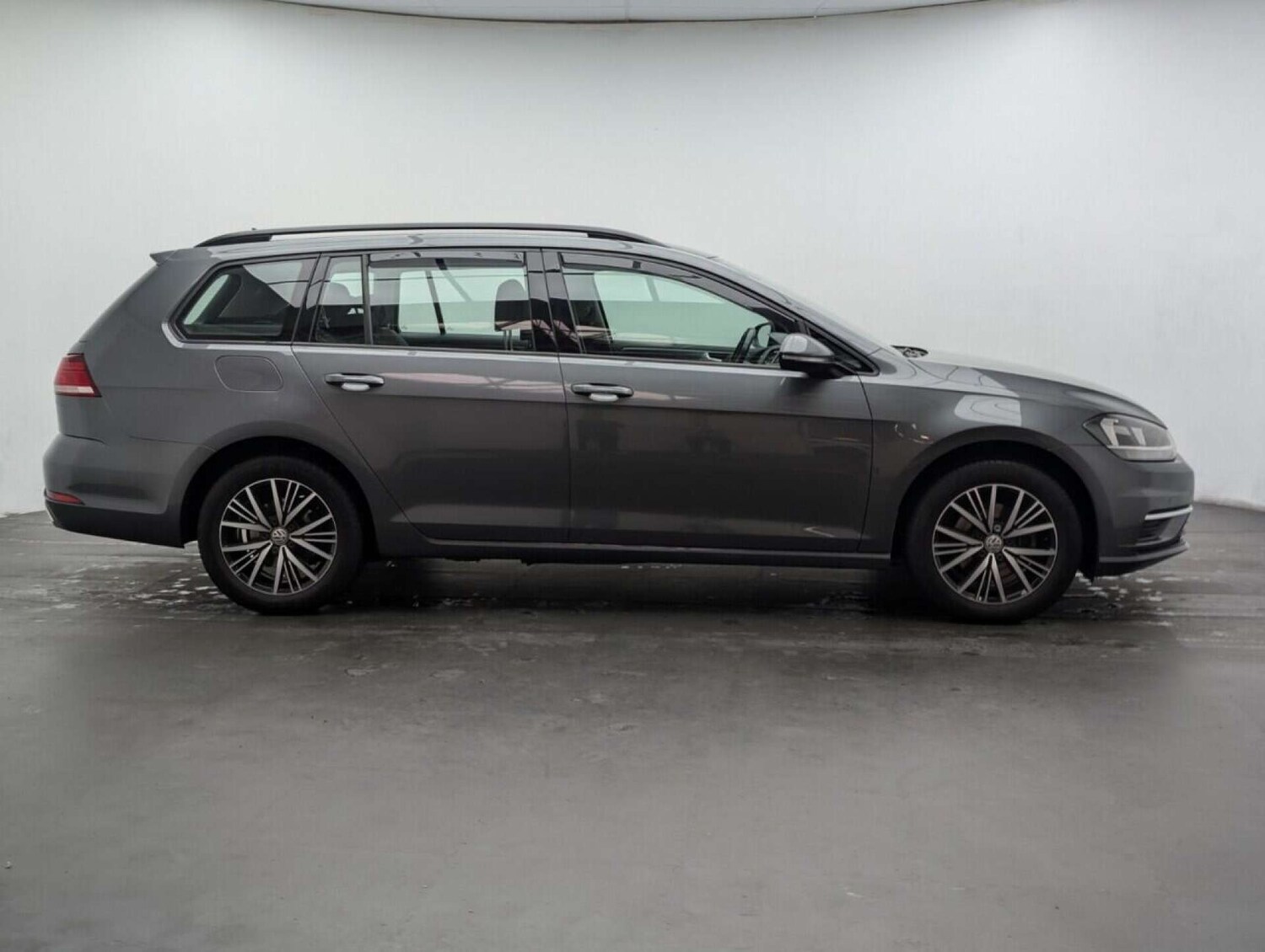 Used Volkswagen Golf 2018 for sale - 77714099: Photo 9