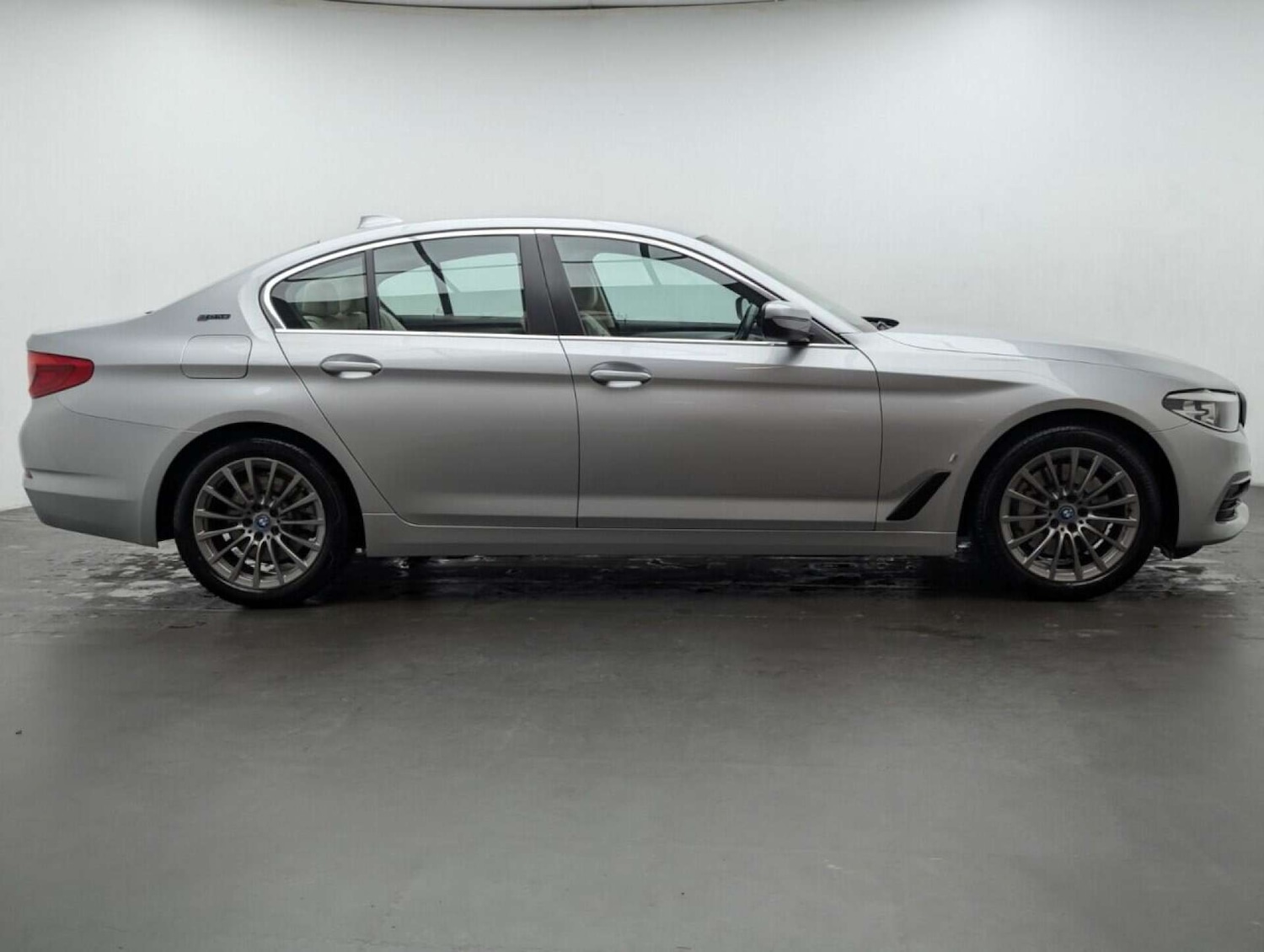 Used BMW 5 Series 2018 for sale - 78064601: Photo 10
