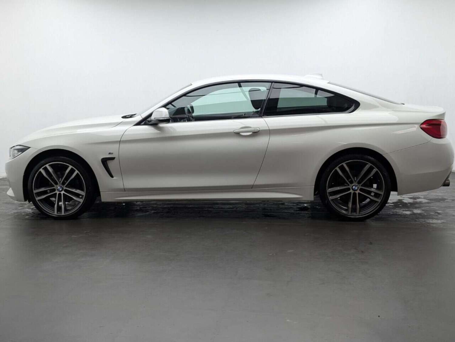 Used BMW 4 Series 2018 for sale - 77714077: Photo 5
