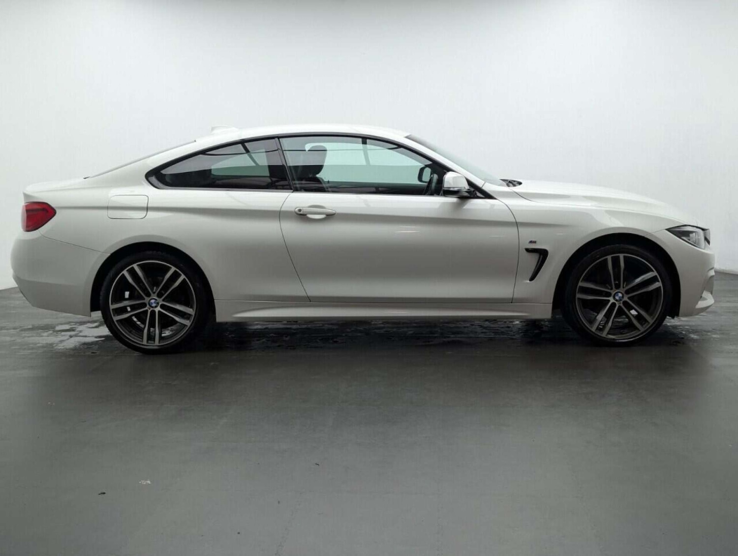 Used BMW 4 Series 2018 for sale - 77714077: Photo 9