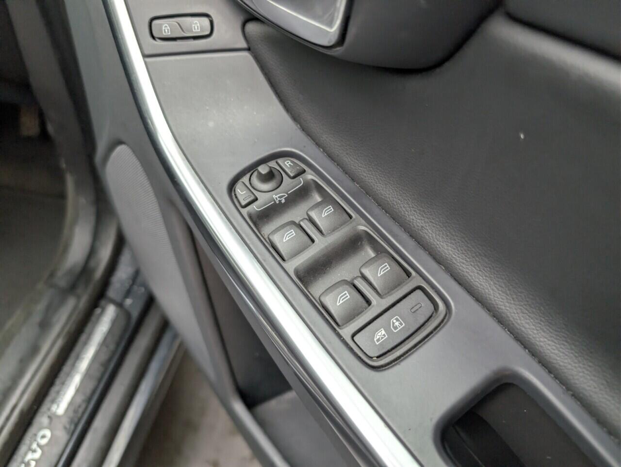 Used Volvo XC60 2017 for sale - 76743378: Photo 21