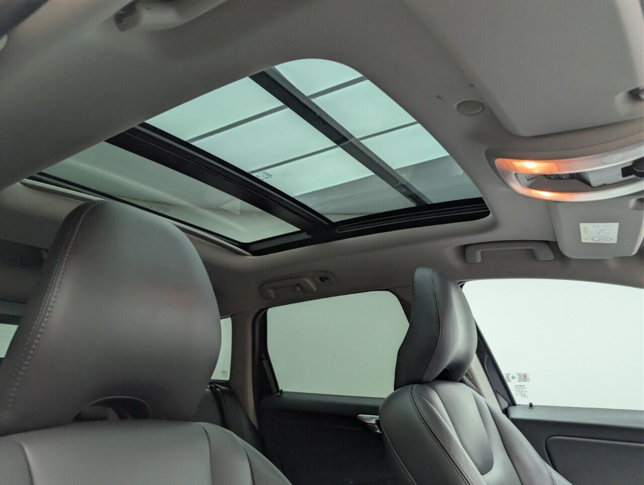 Used Volvo XC60 2017 for sale - 76743378: Photo 23