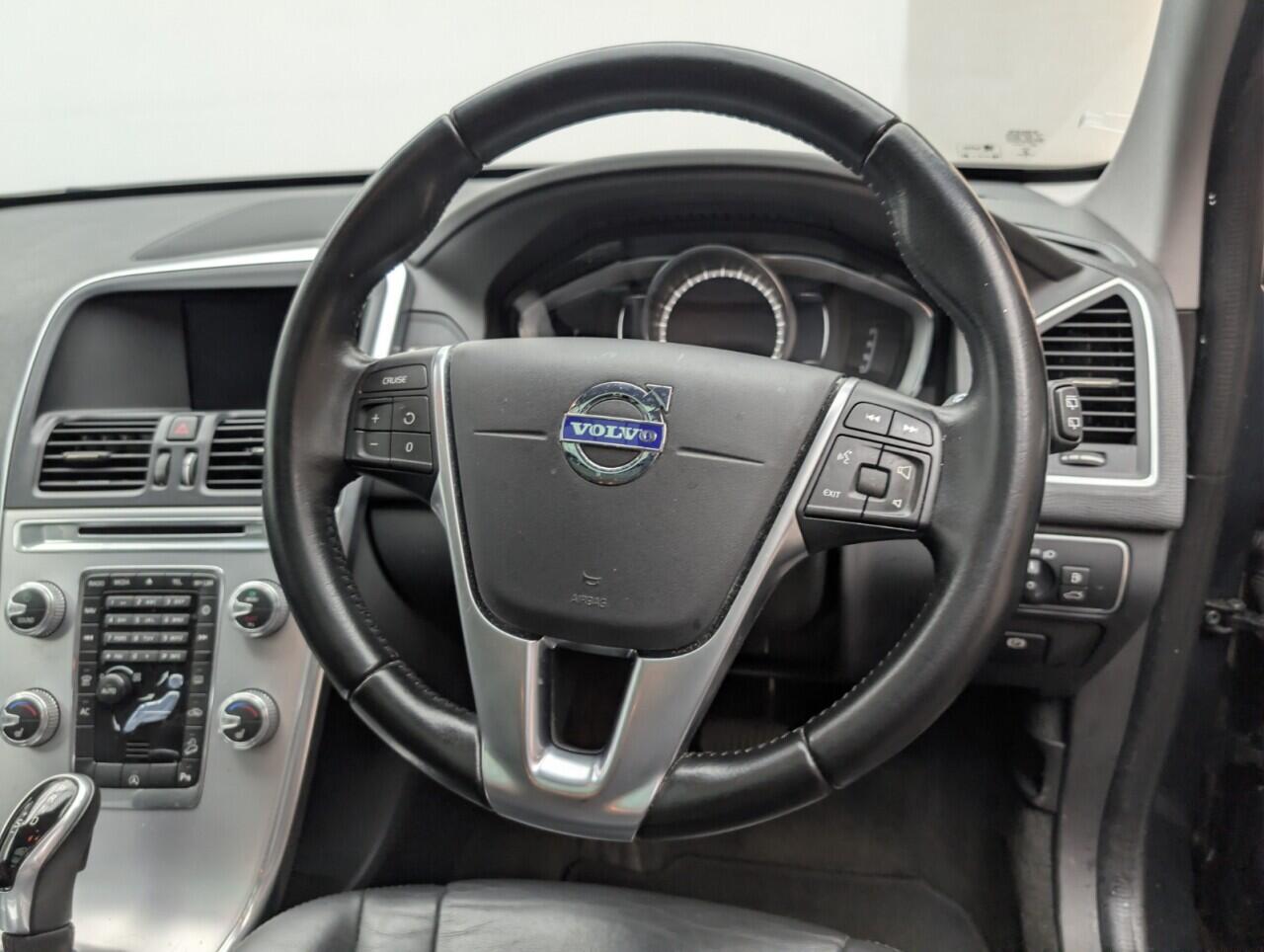 Used Volvo XC60 2017 for sale - 76743378: Photo 24