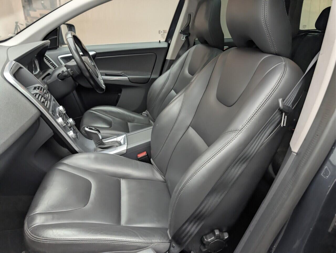 Used Volvo XC60 2017 for sale - 76743378: Photo 29