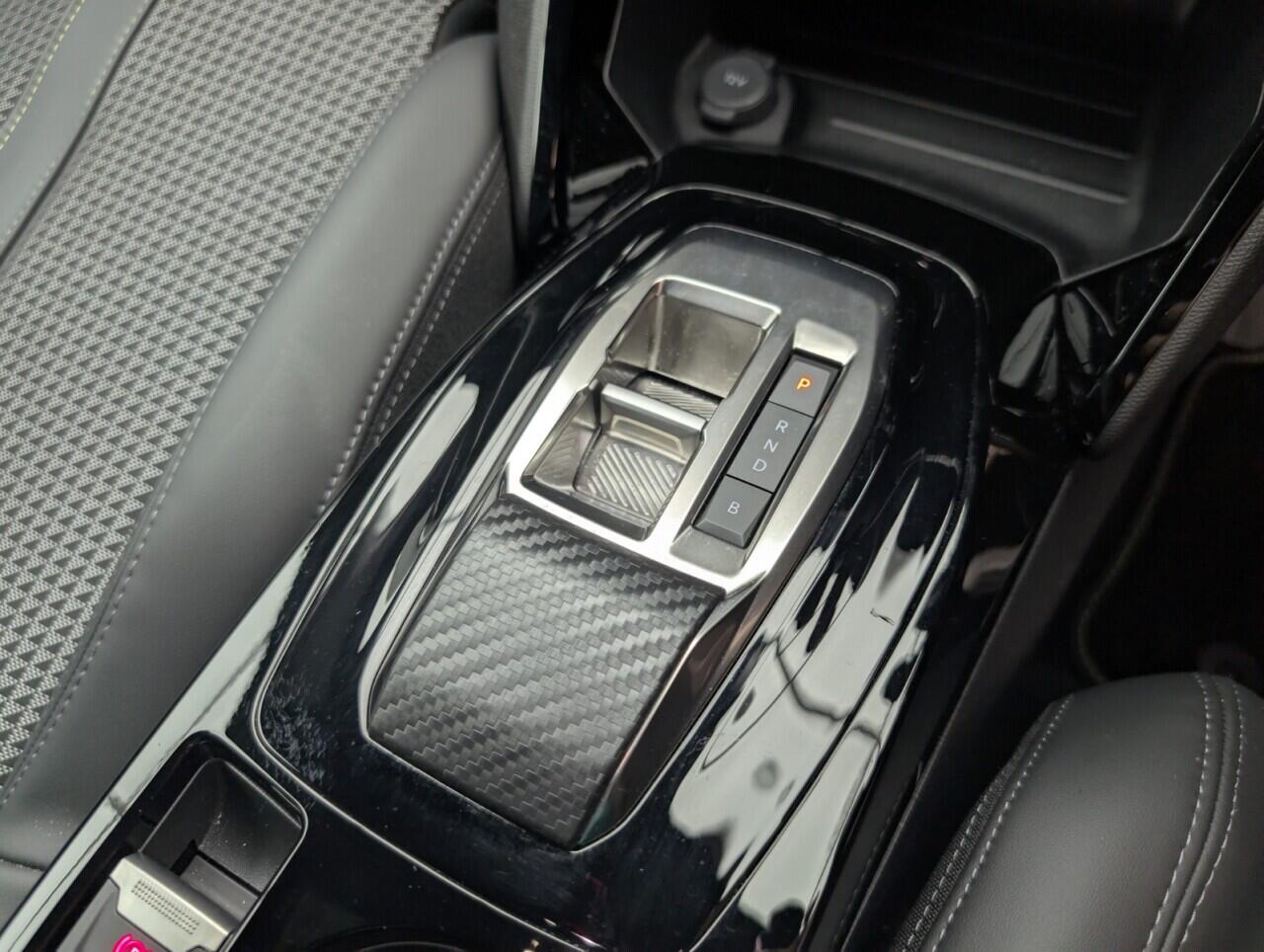 Used Peugeot E-2008 2023 for sale - 76423245: Photo 17