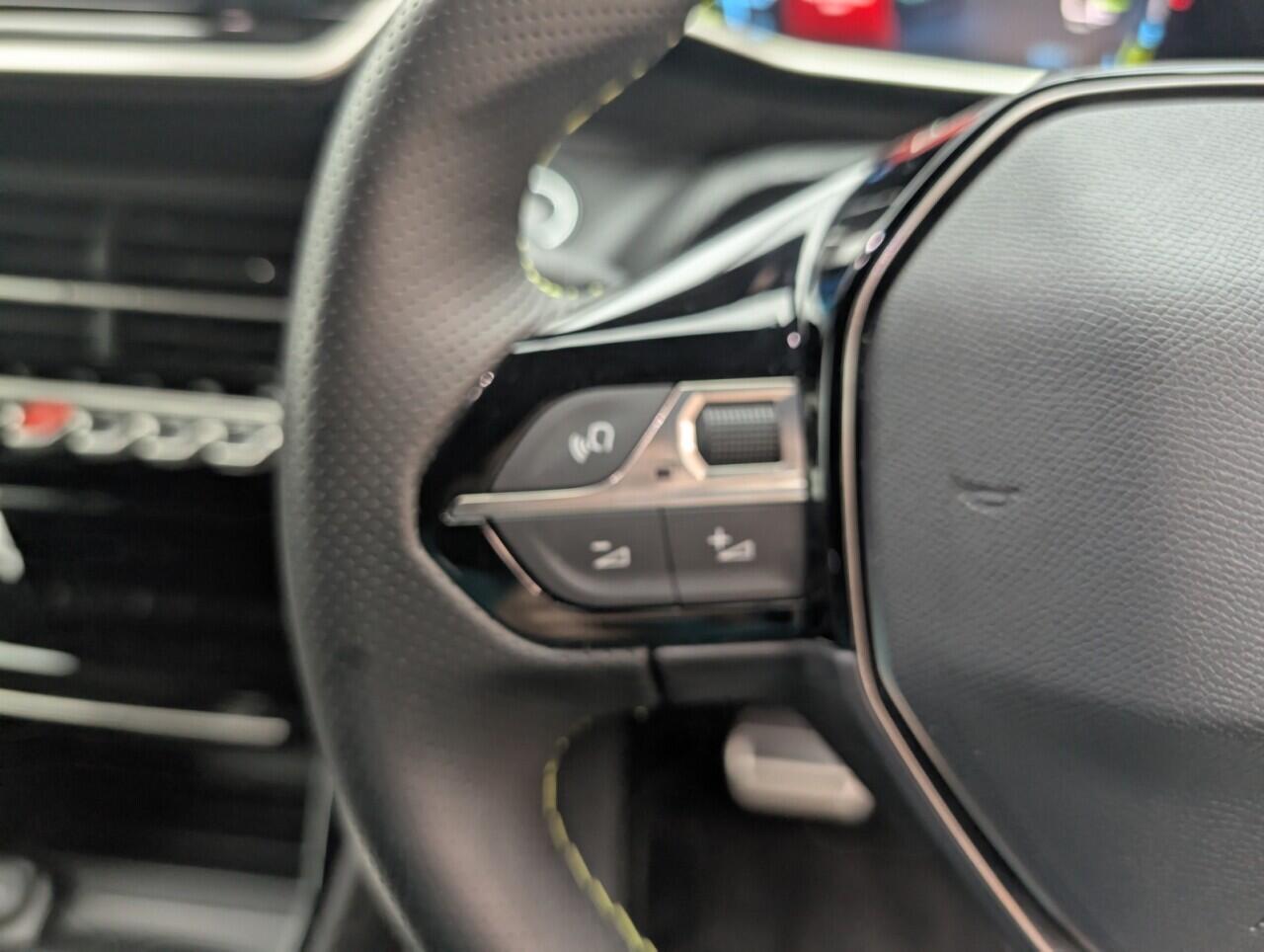 Used Peugeot E-2008 2023 for sale - 76423245: Photo 19