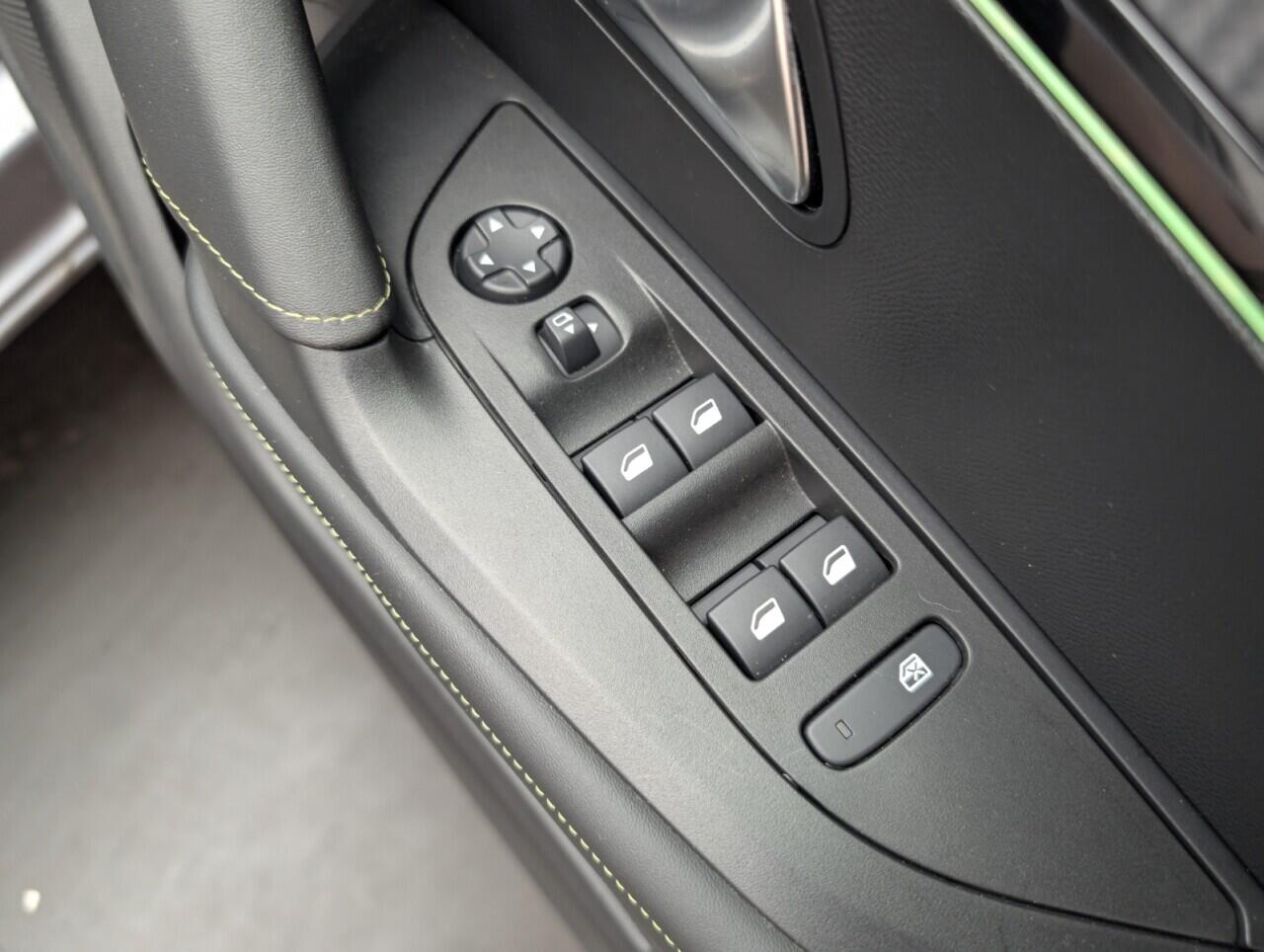 Used Peugeot E-2008 2023 for sale - 76423245: Photo 21