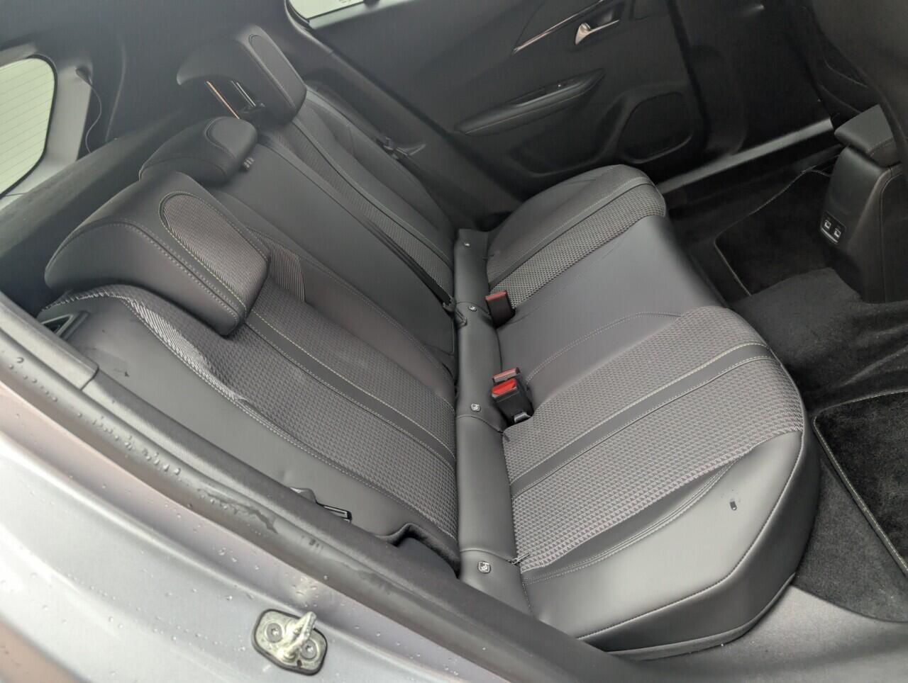 Used Peugeot E-2008 2023 for sale - 76423245: Photo 24